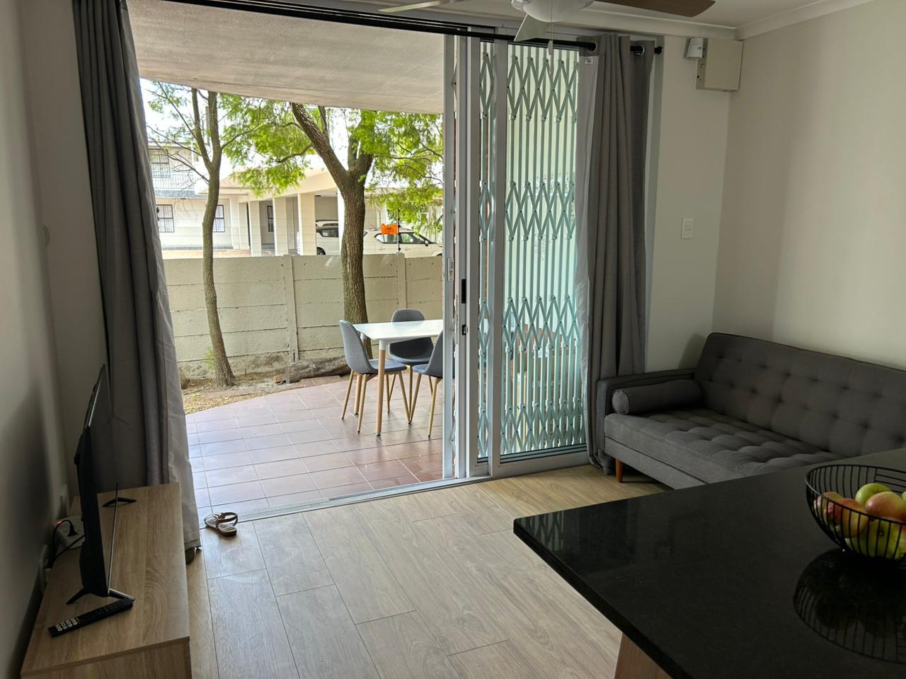 Image 4 of 6