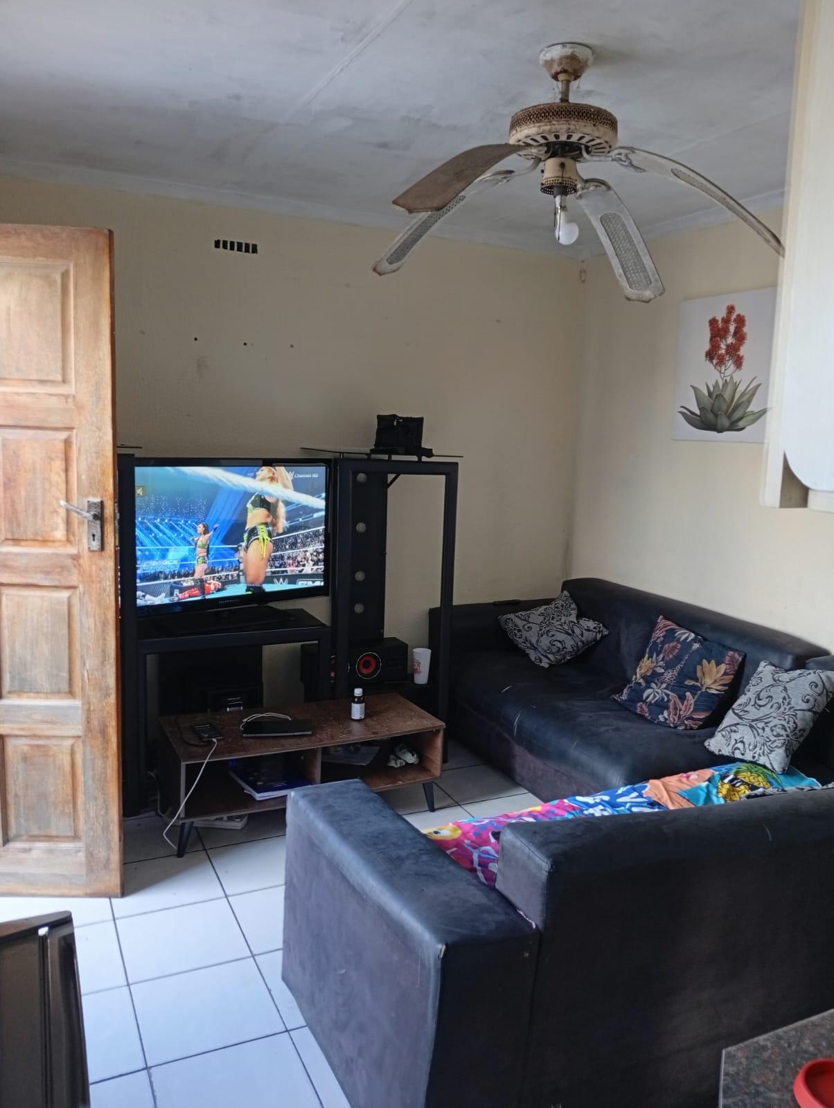 Image 2 of 6