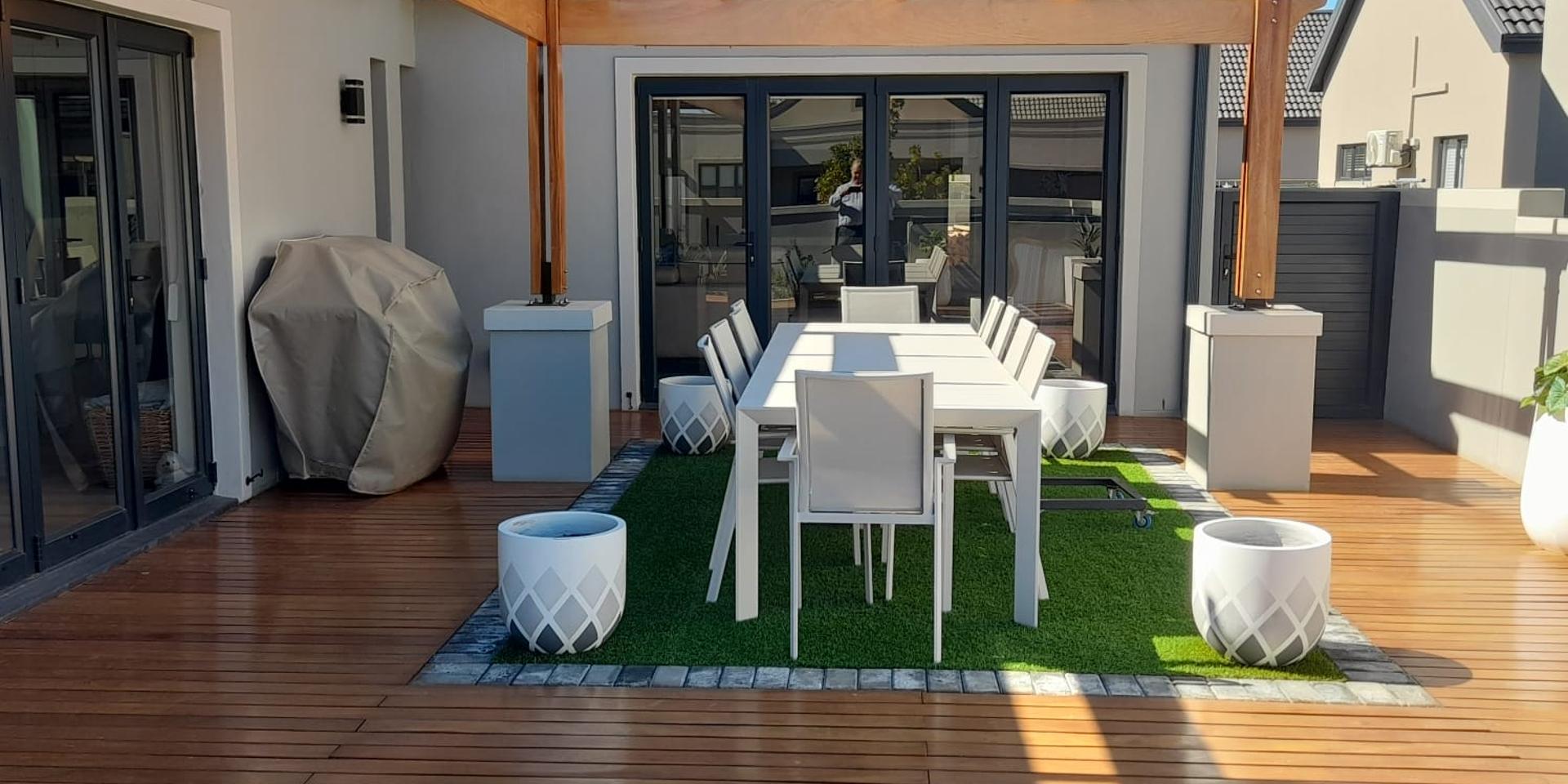 Image 4 of 6