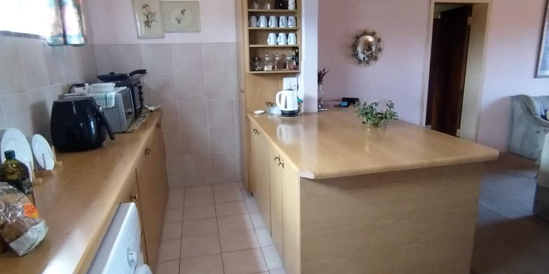 Image 3 of 6