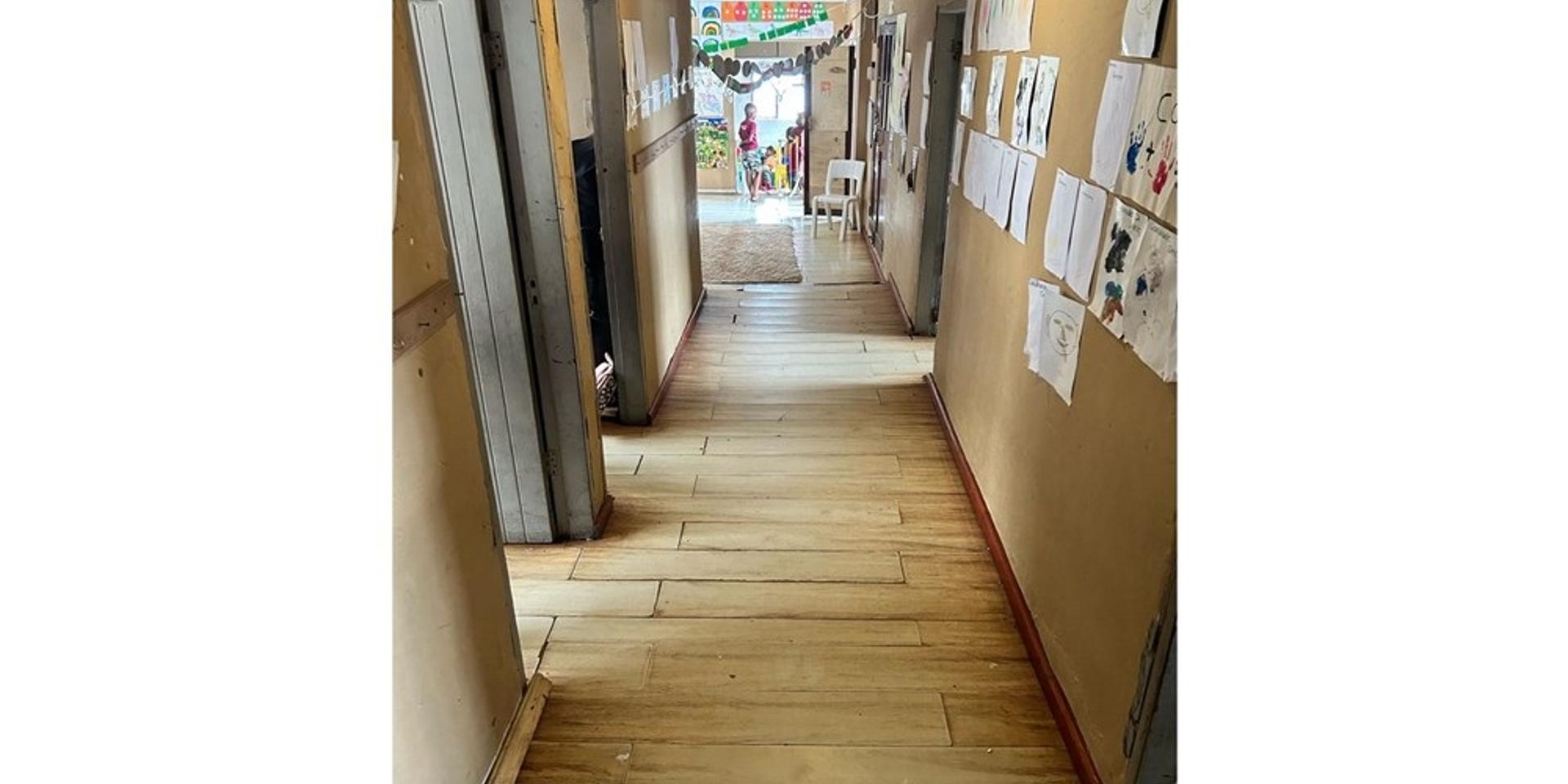 Image 4 of 6