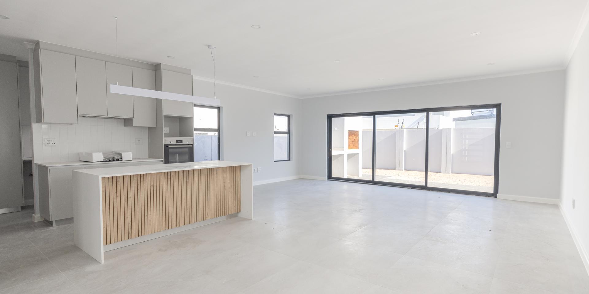 Image 4 of 6