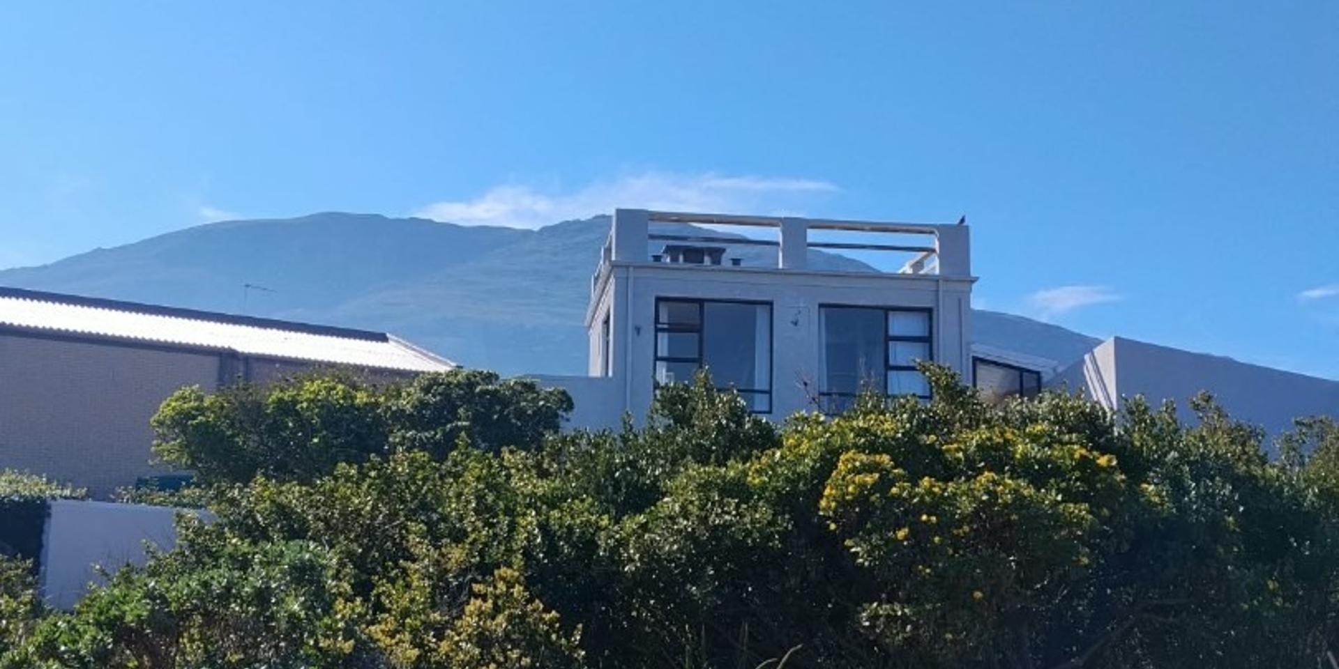 Image 2 of 6