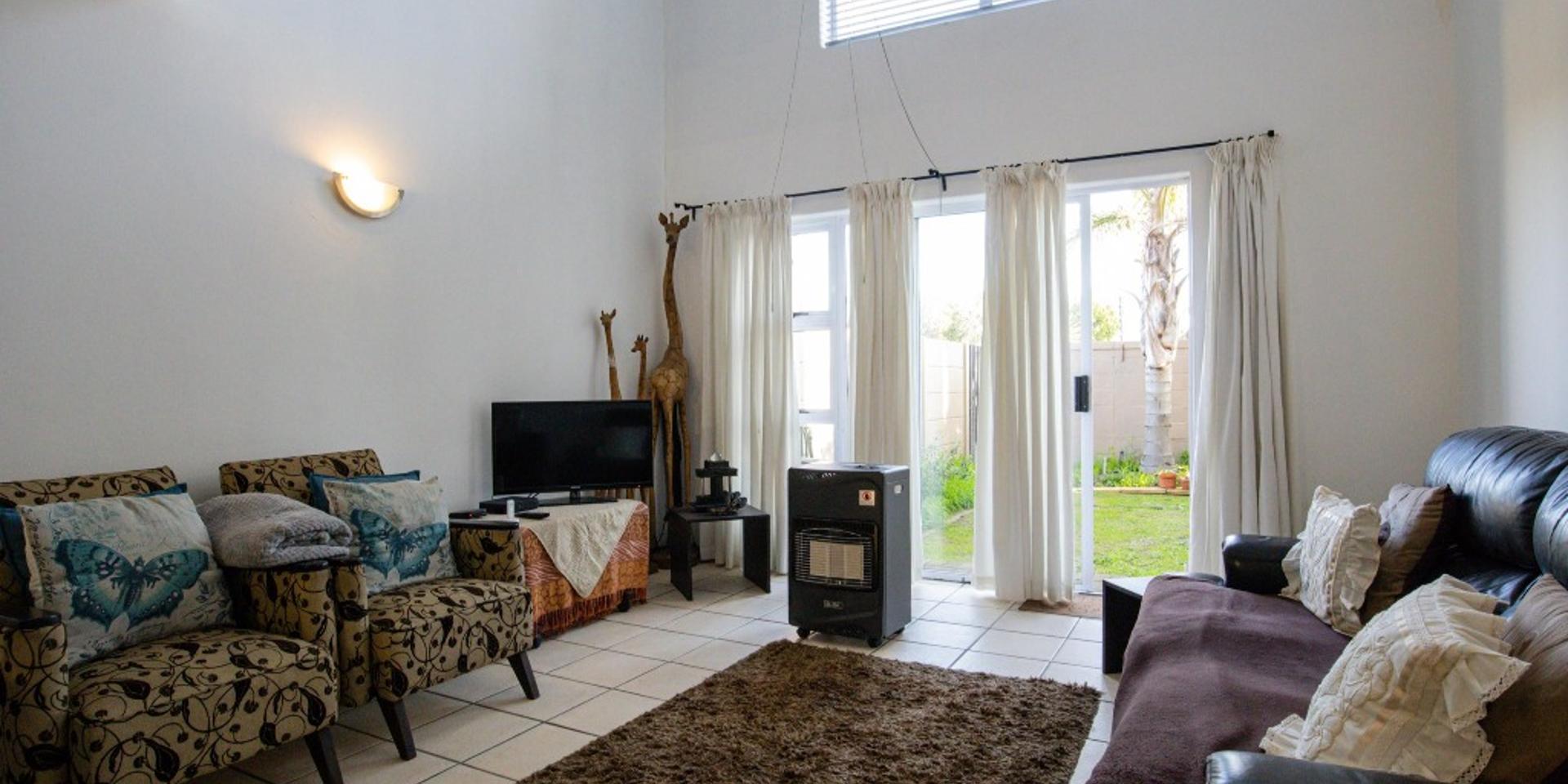 Image 3 of 6