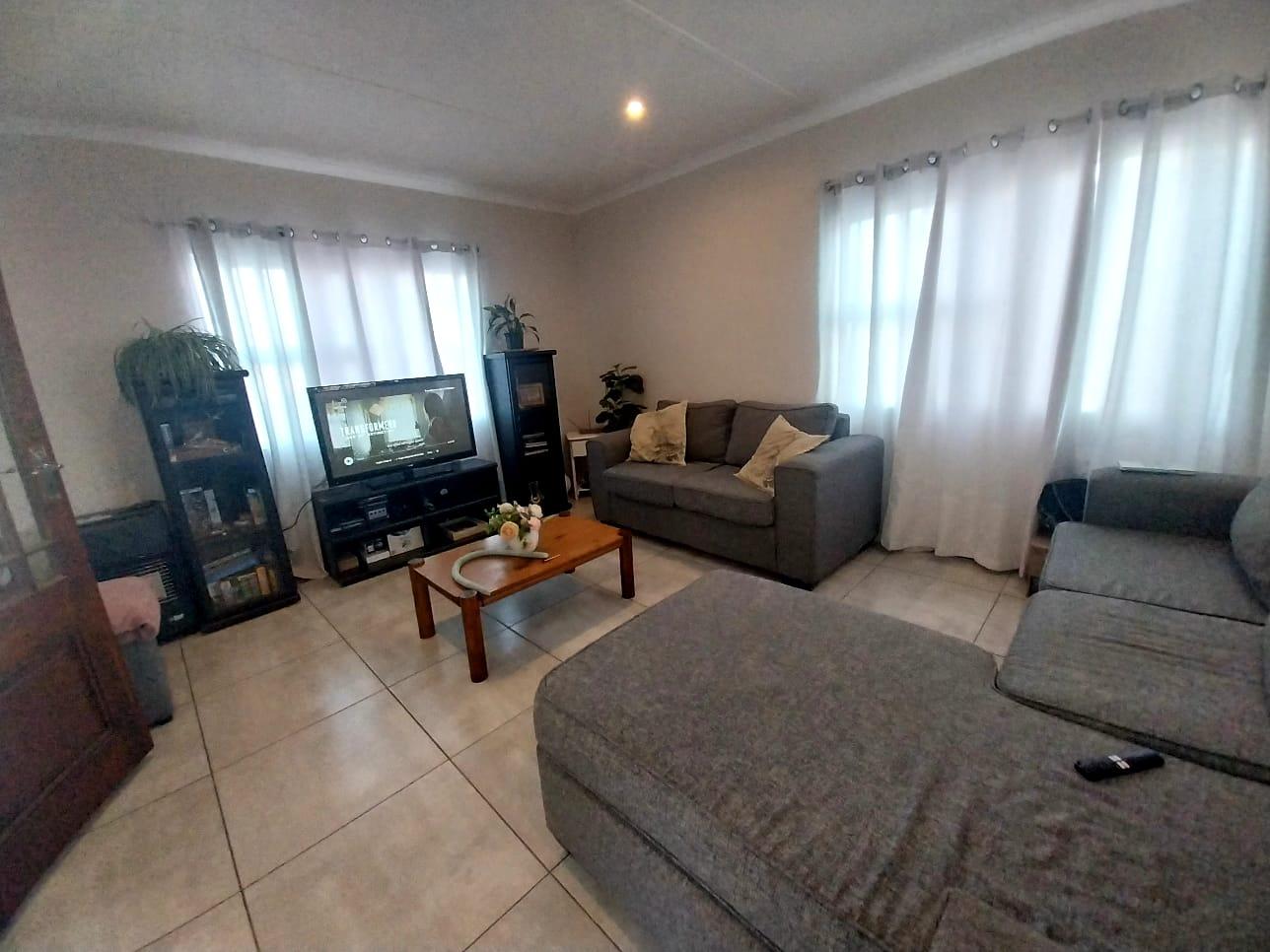 Image 3 of 6