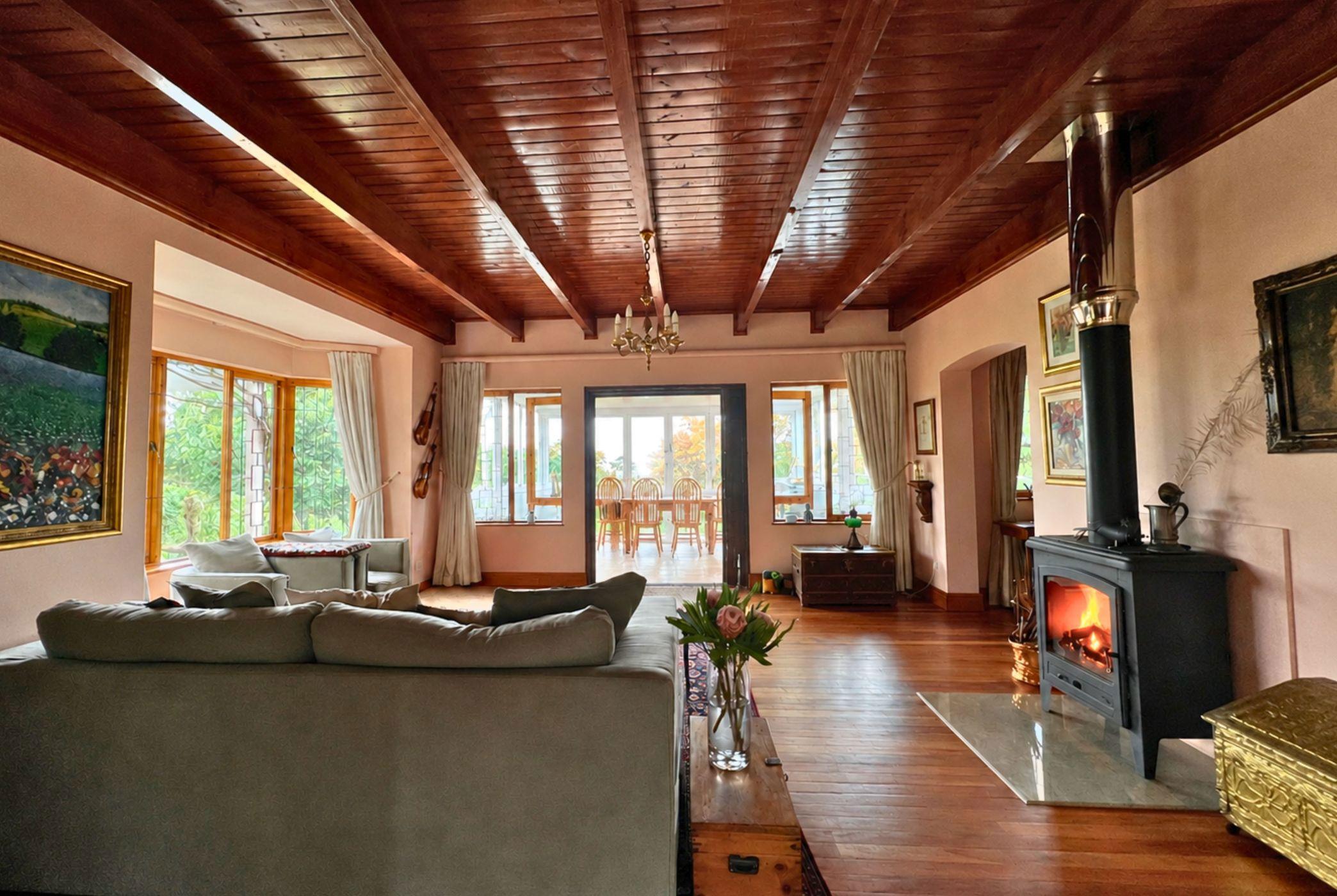 Image 4 of 6