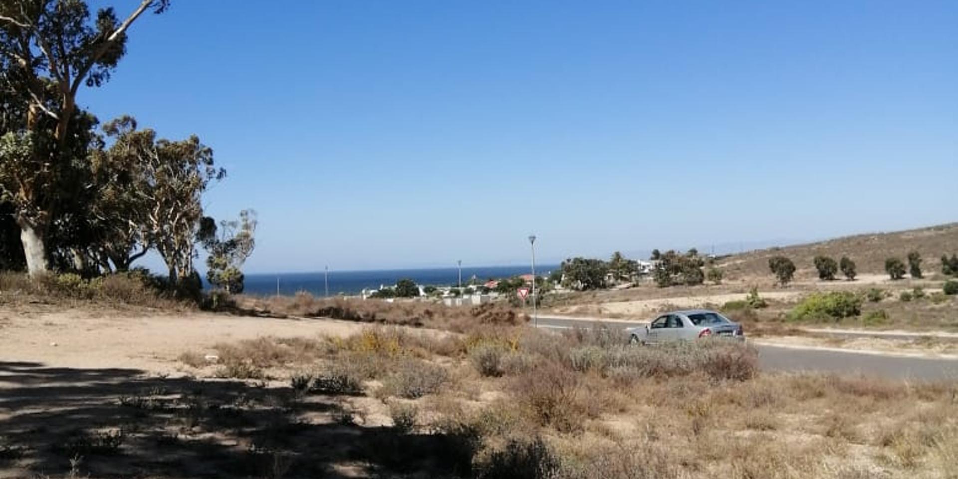 Image 2 of 6