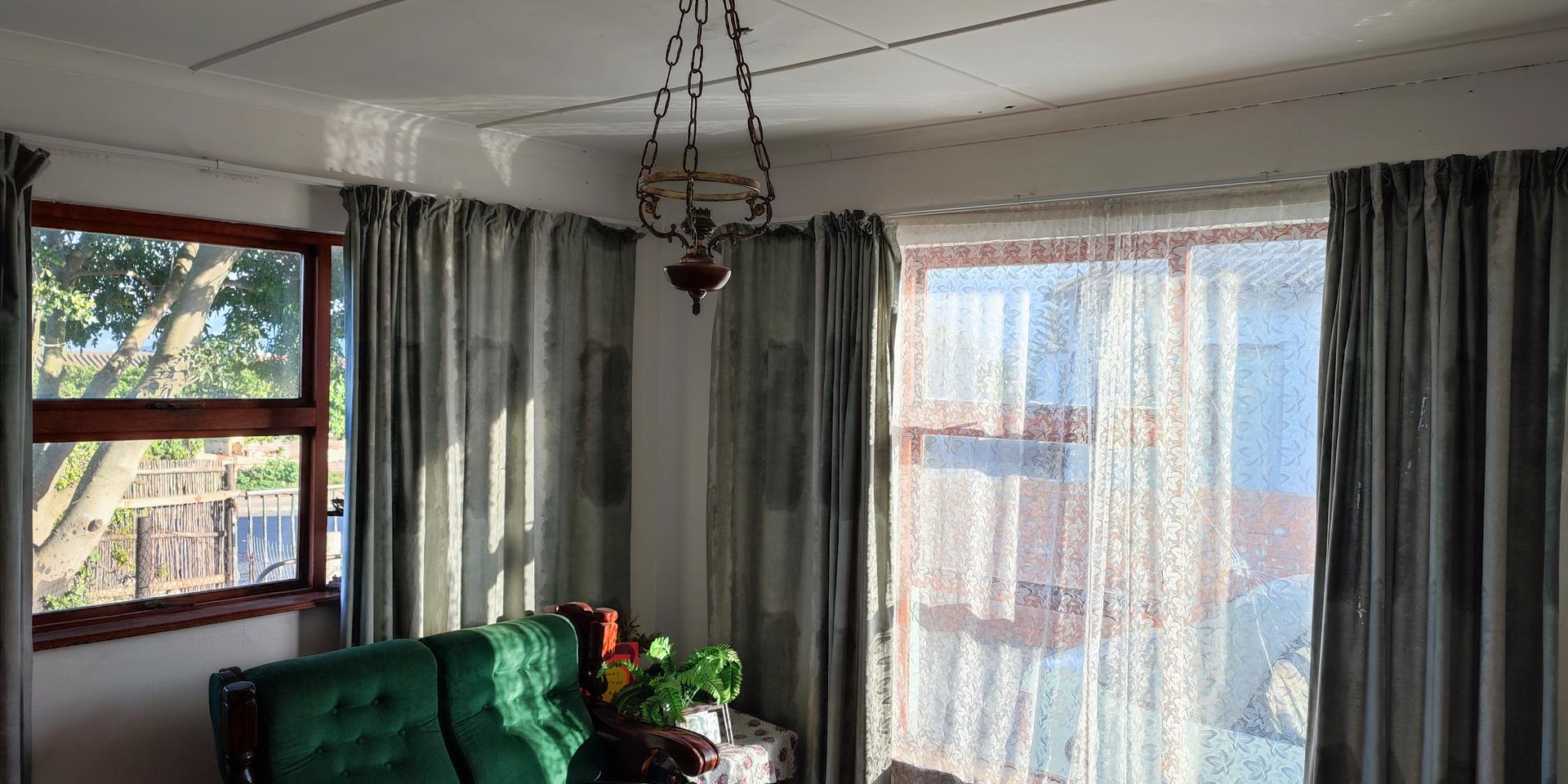 Image 4 of 6