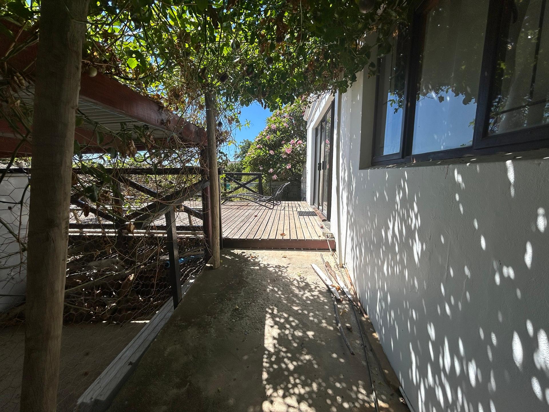 Image 2 of 6