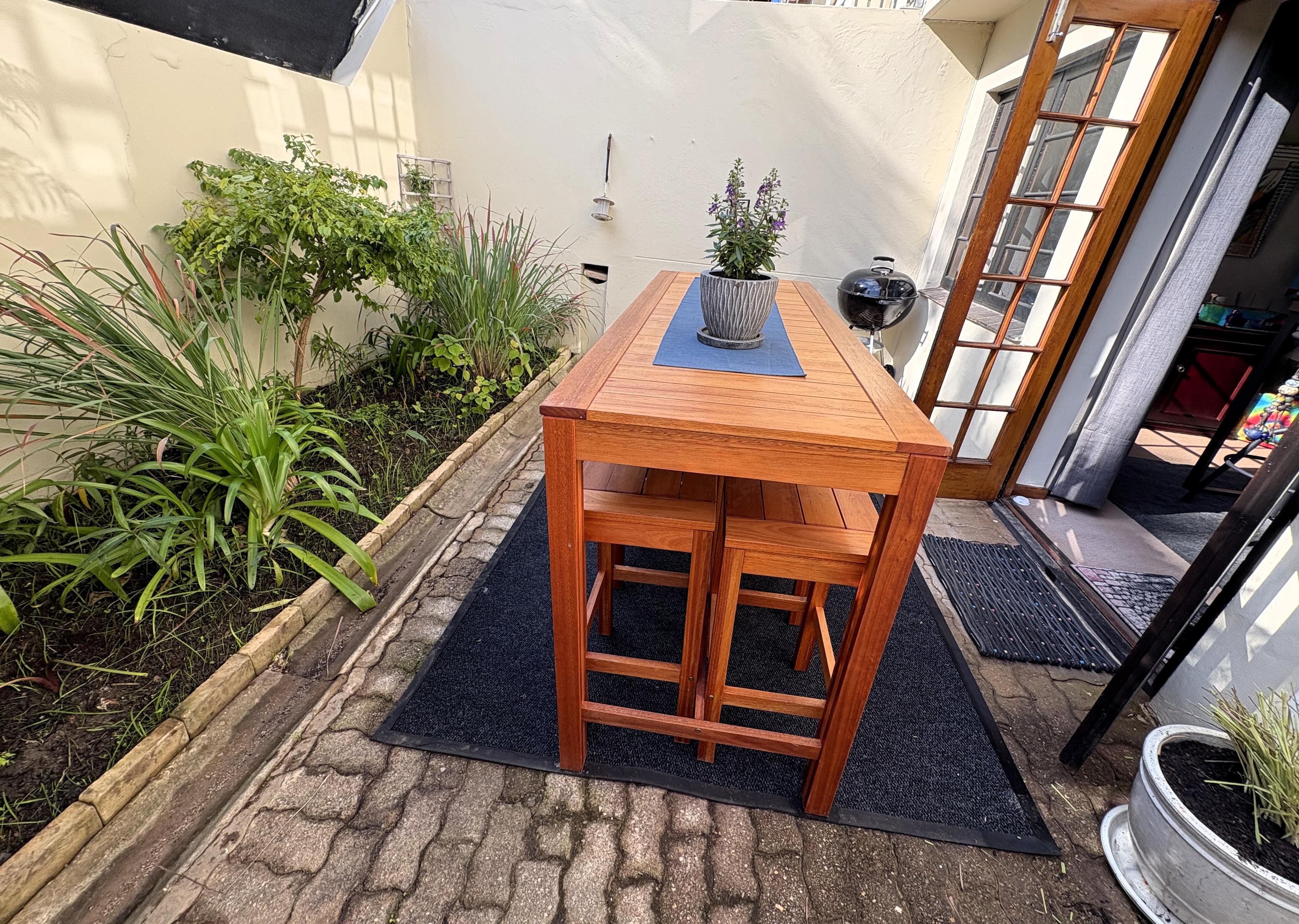 Image 2 of 6