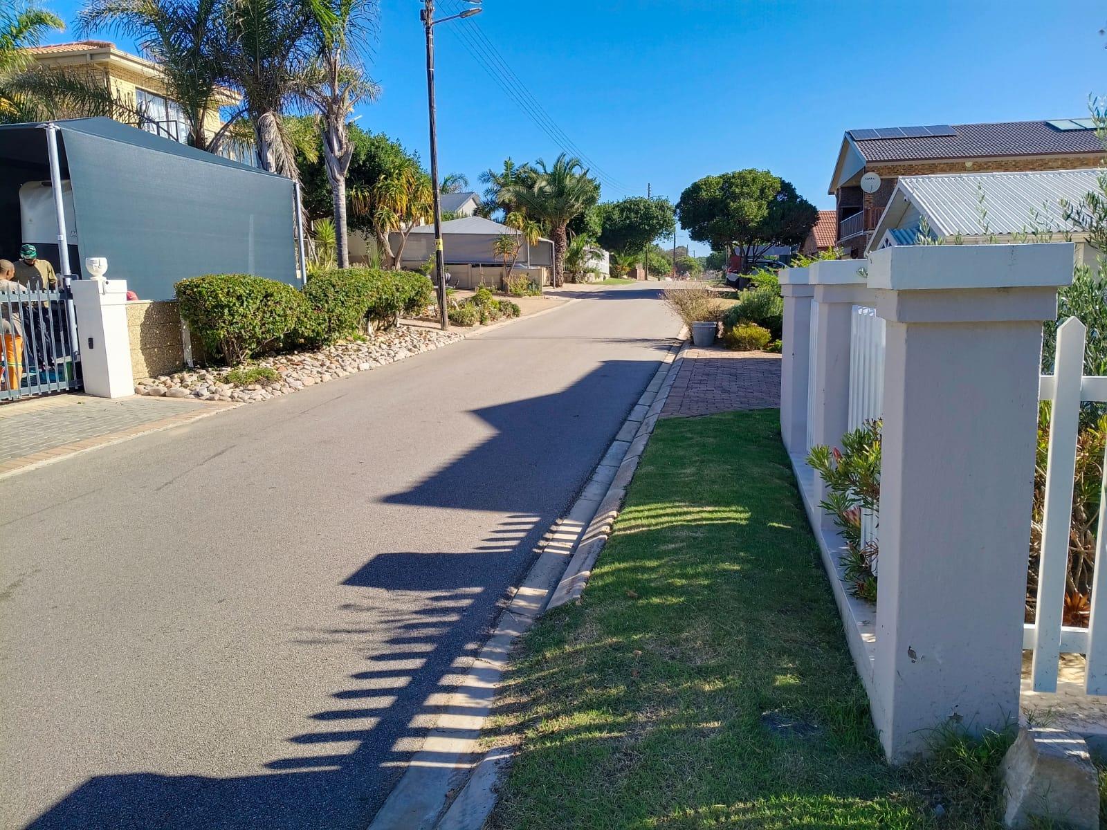Image 4 of 6