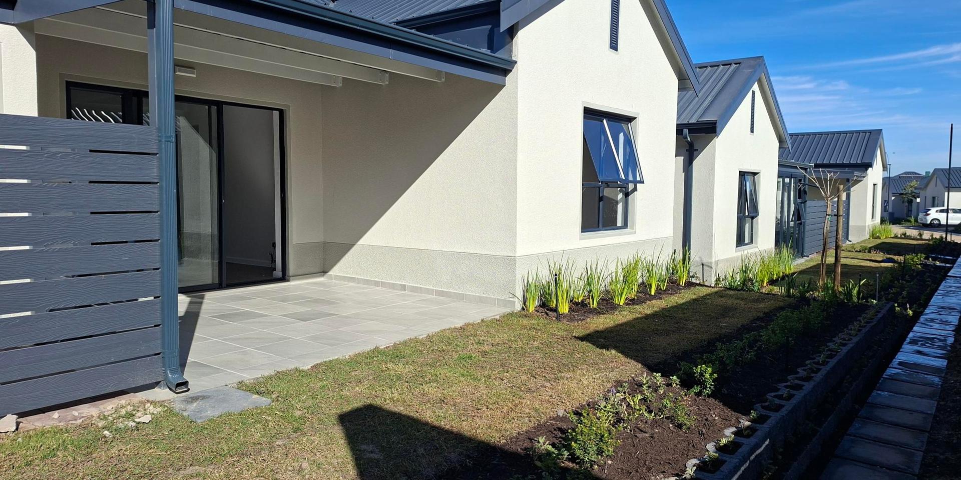 Image 2 of 6