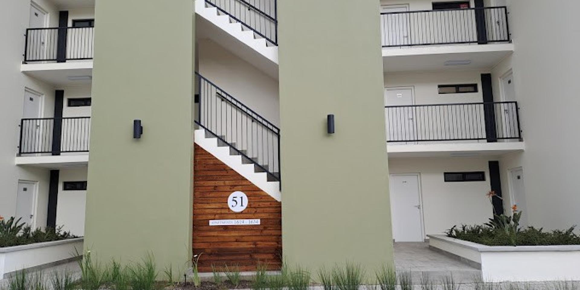 Image 2 of 6