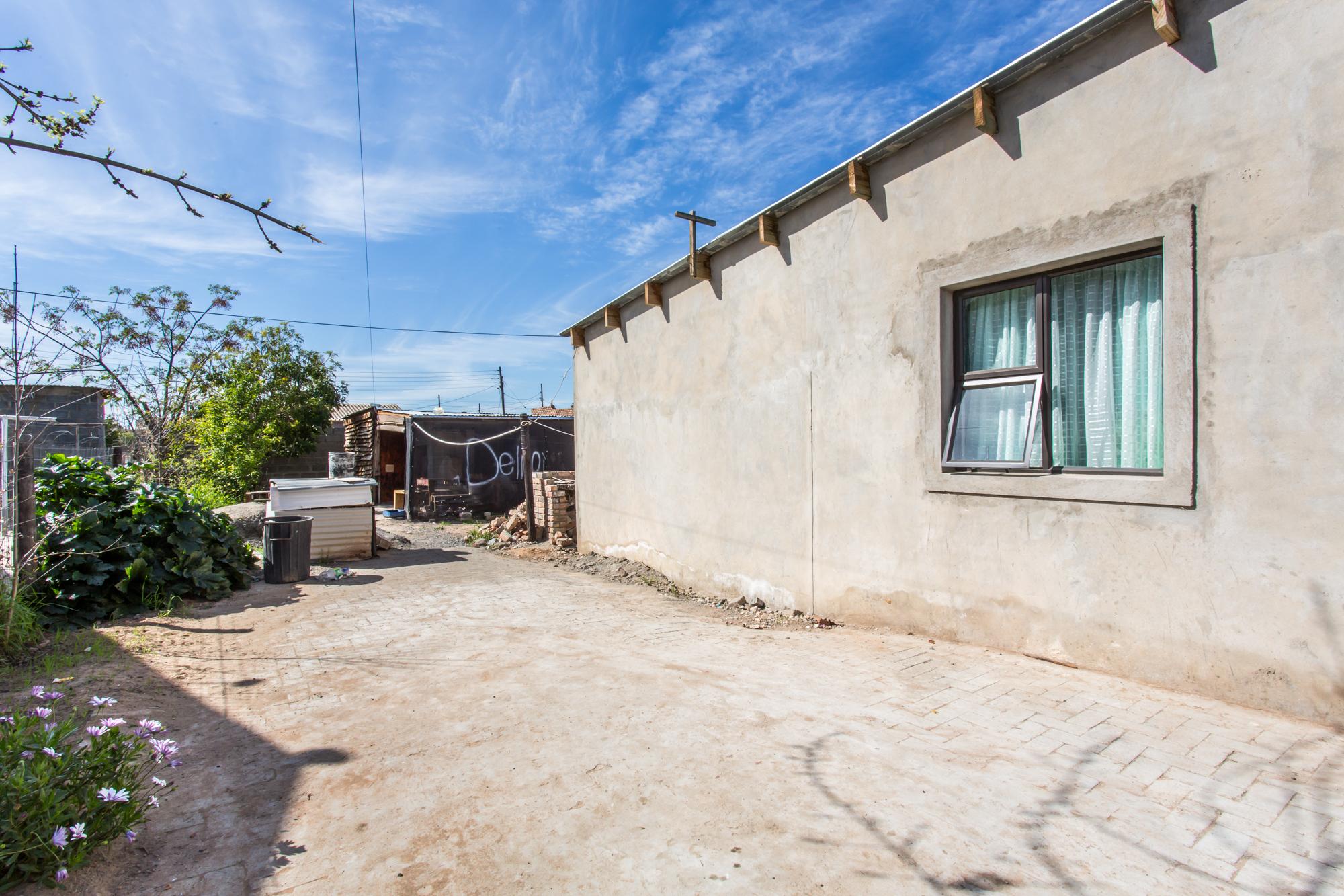 Image 4 of 6