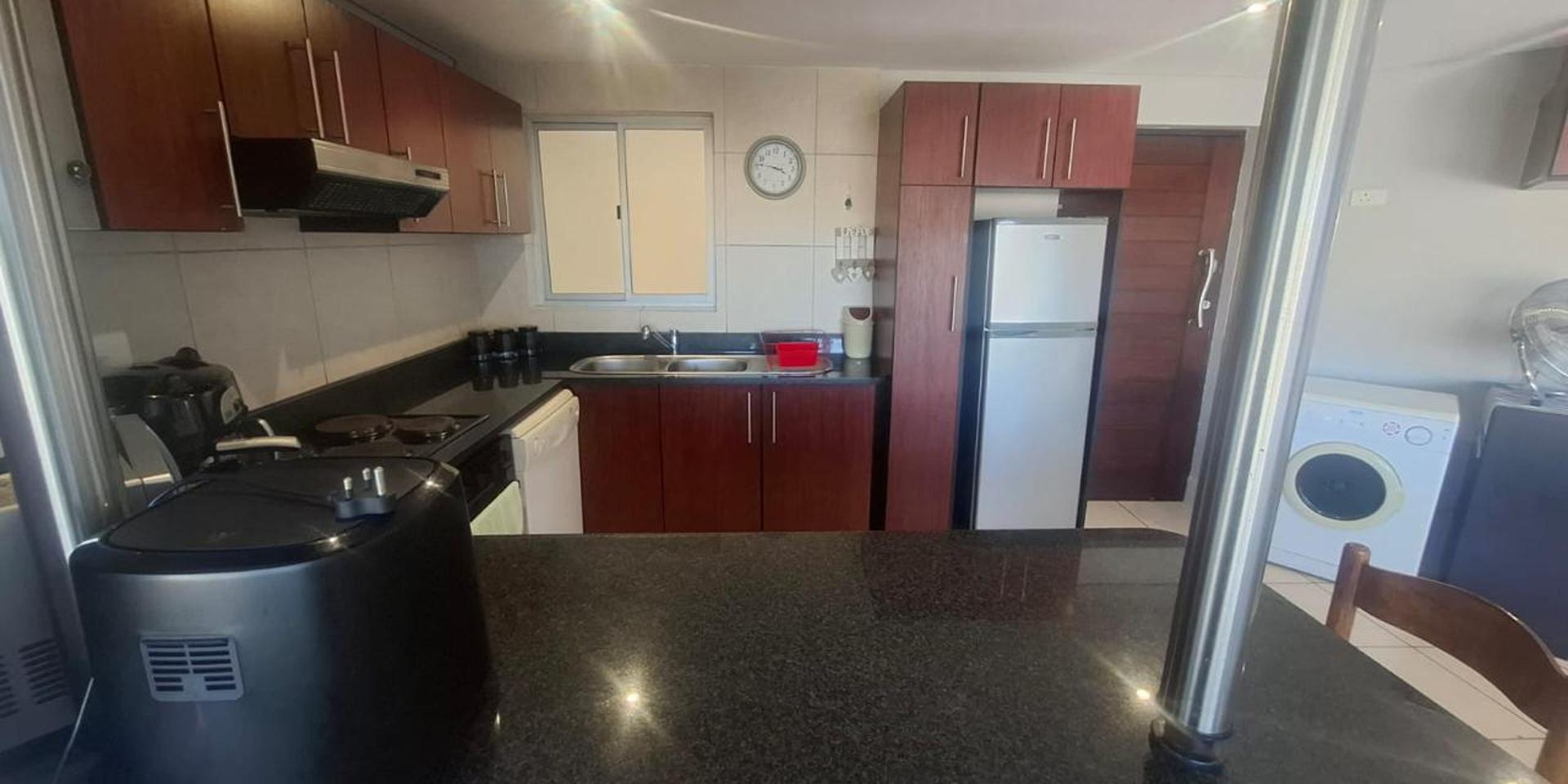 Image 4 of 6