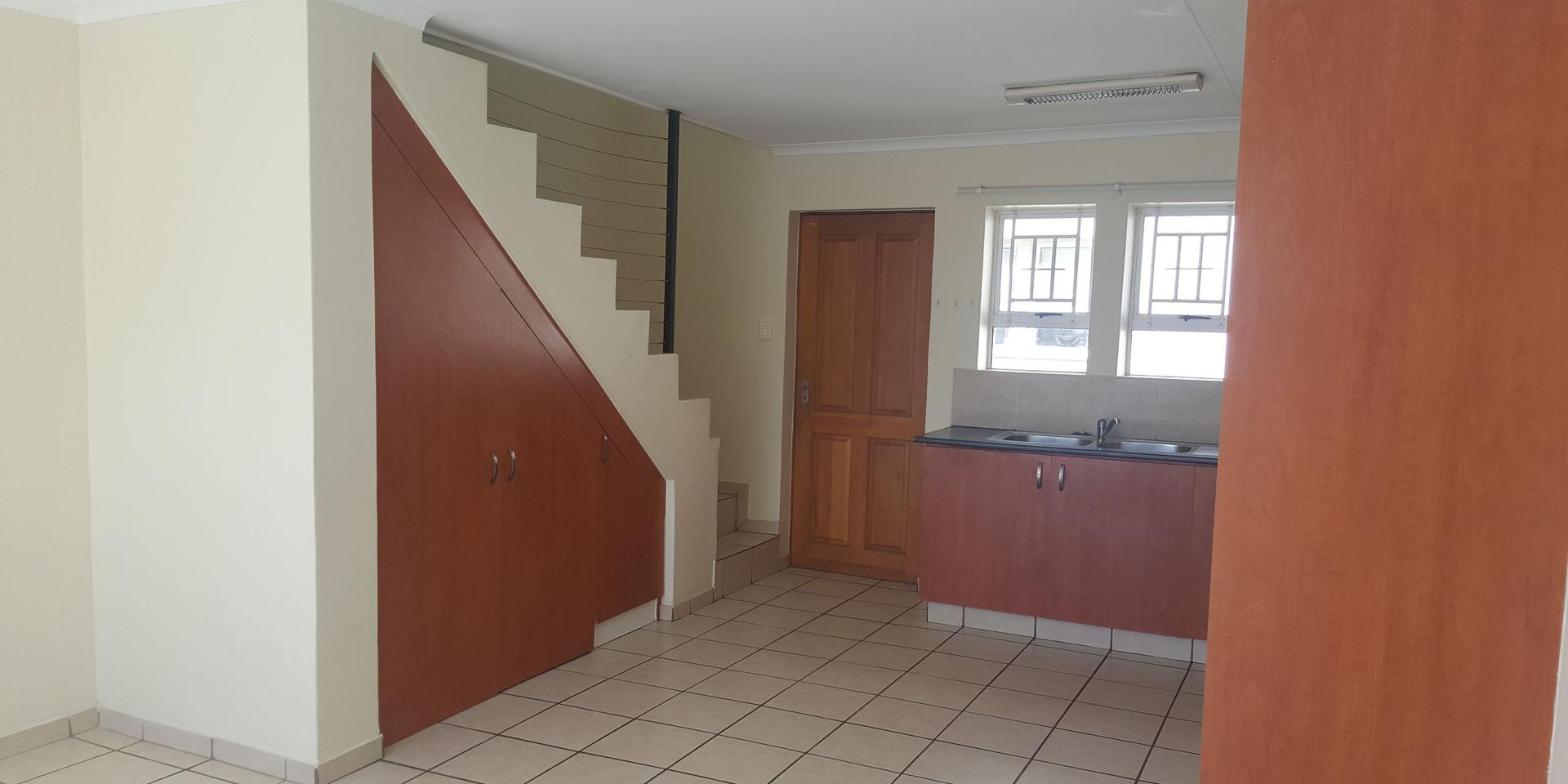 Image 4 of 6