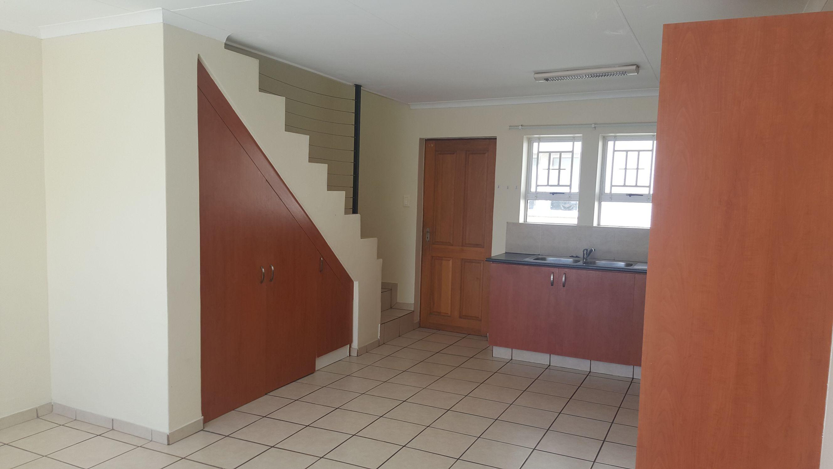 Image 4 of 6