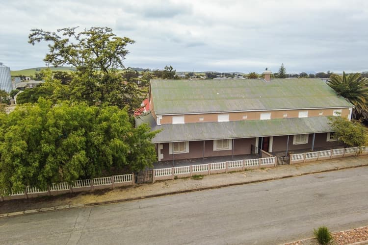 Main property image