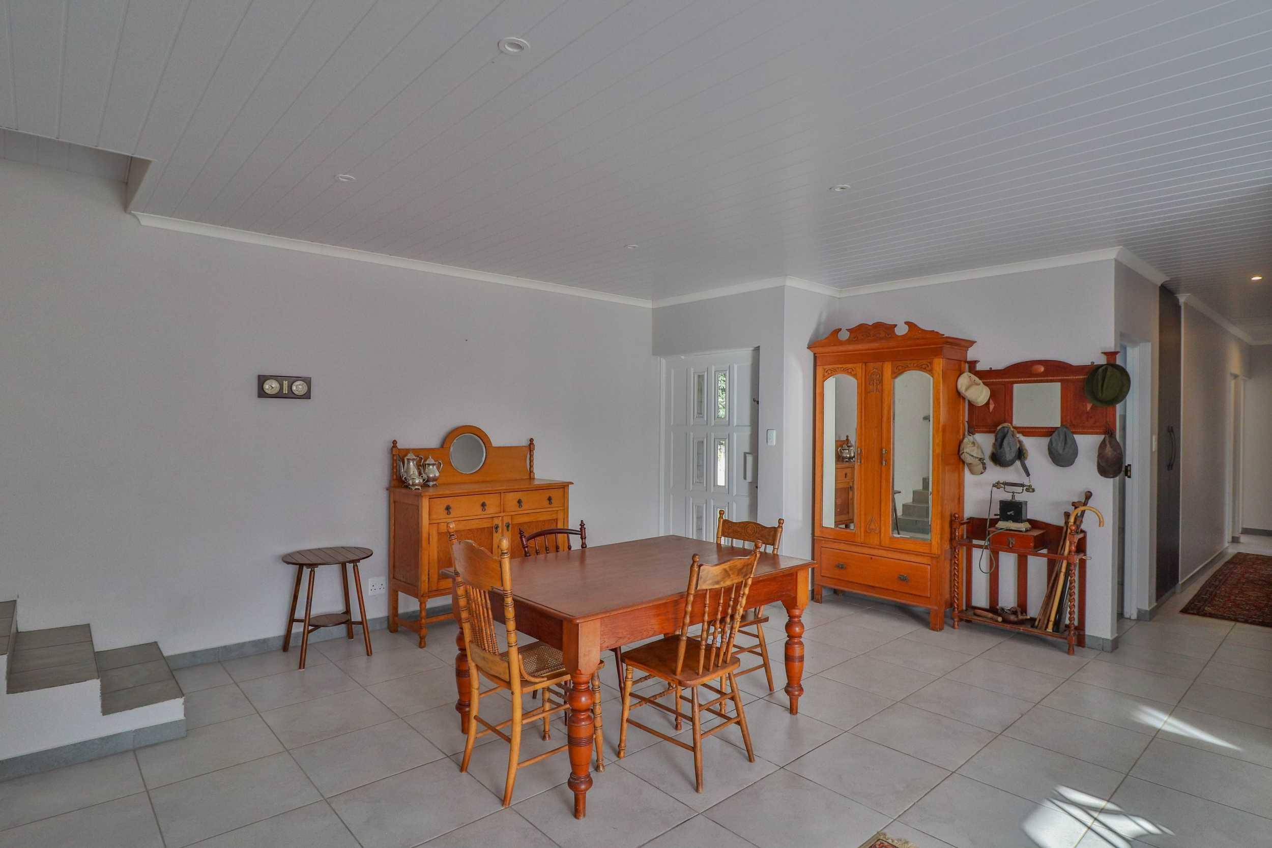 Image 4 of 6
