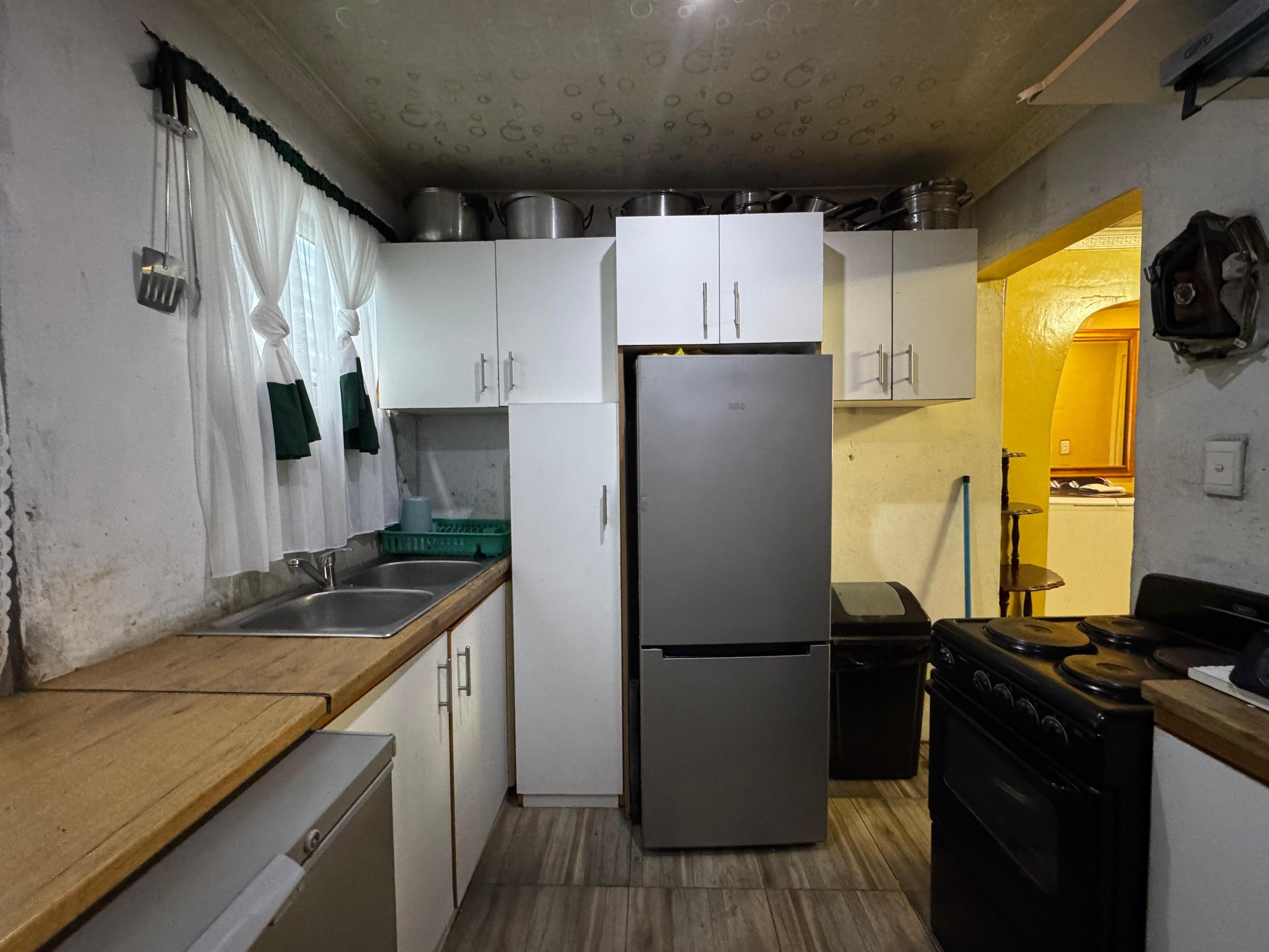 Image 4 of 6