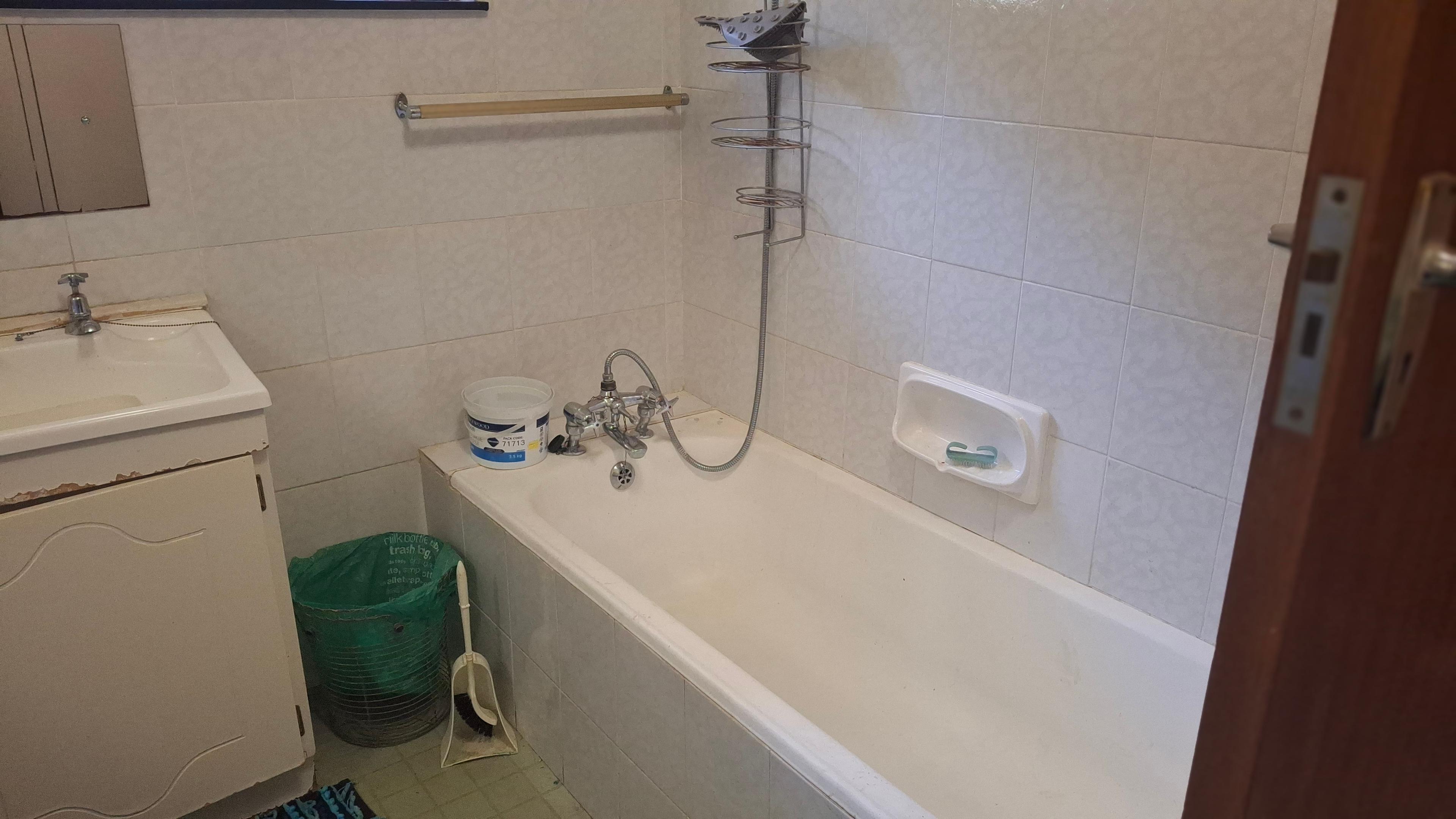 Image 2 of 6