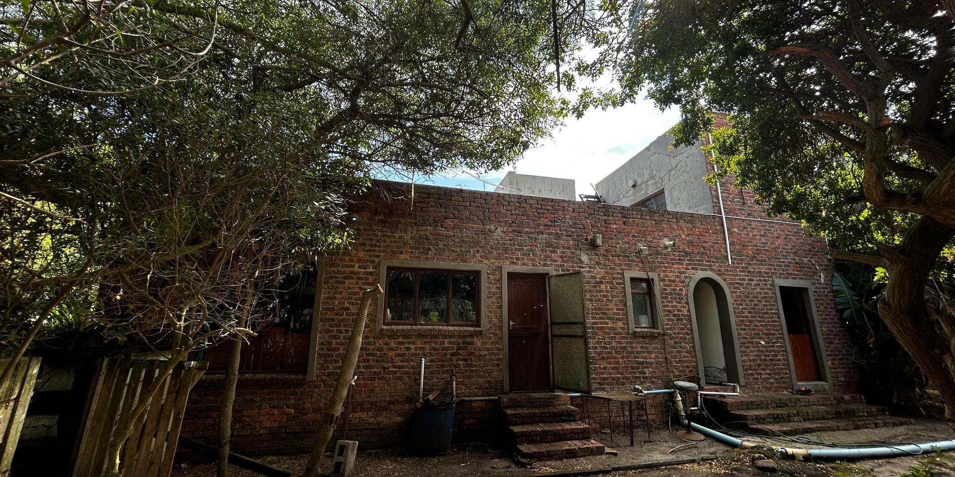 Image 4 of 6