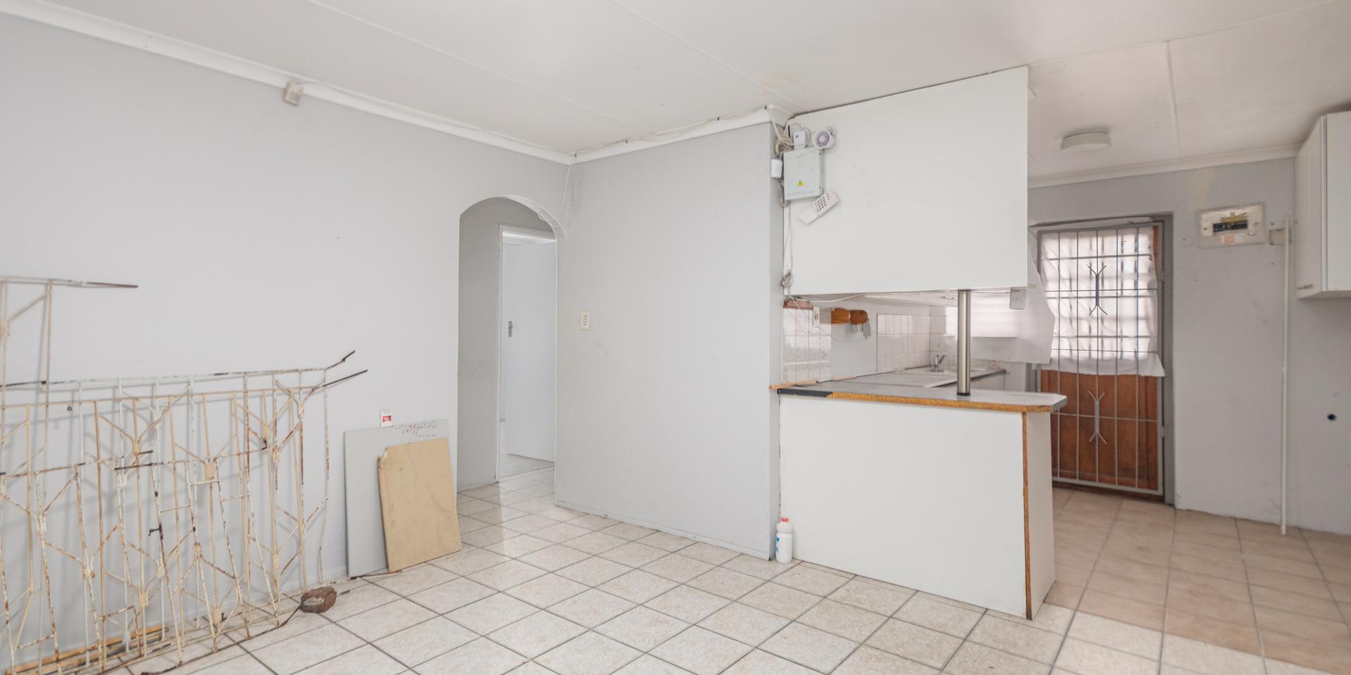 Image 1 of 6