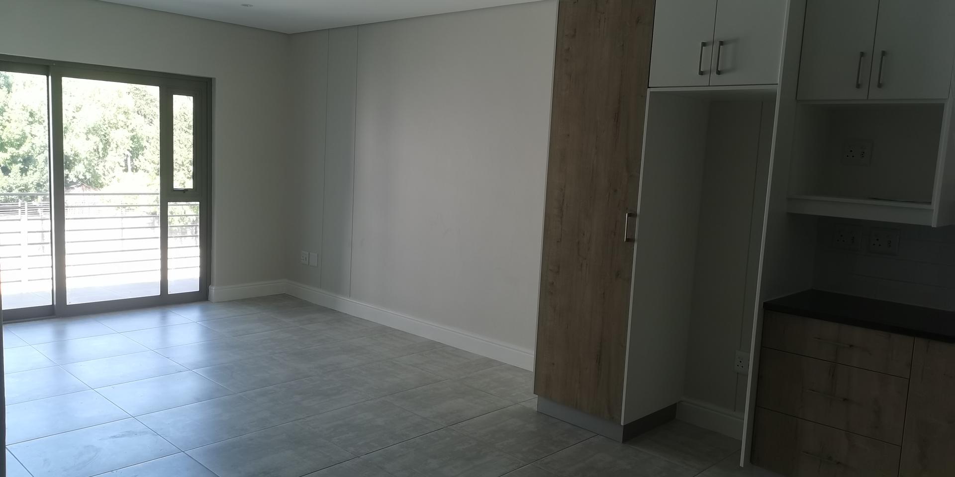 Image 3 of 6