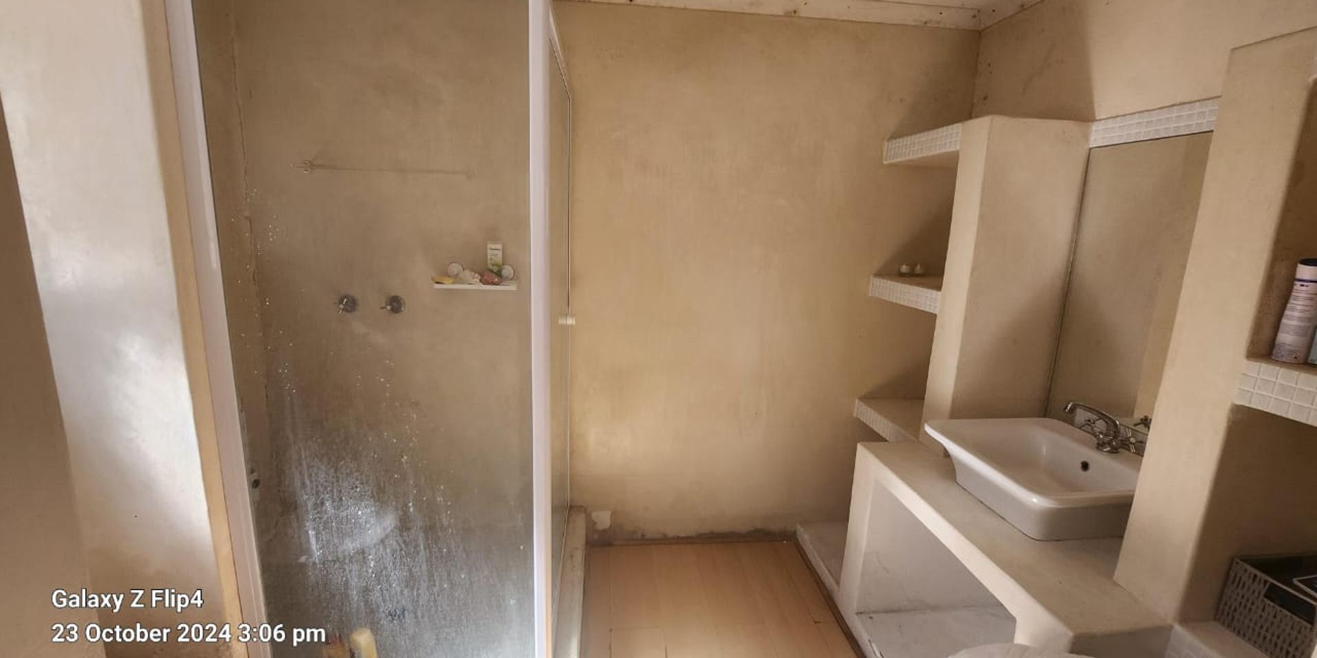 Image 2 of 6