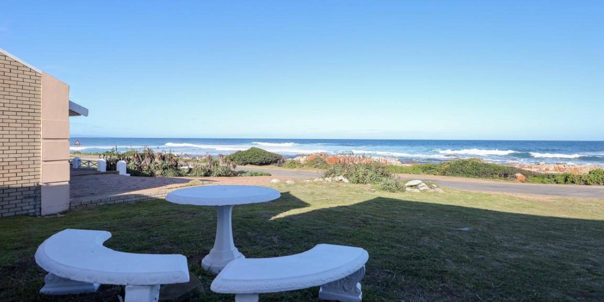 Image 4 of 6
