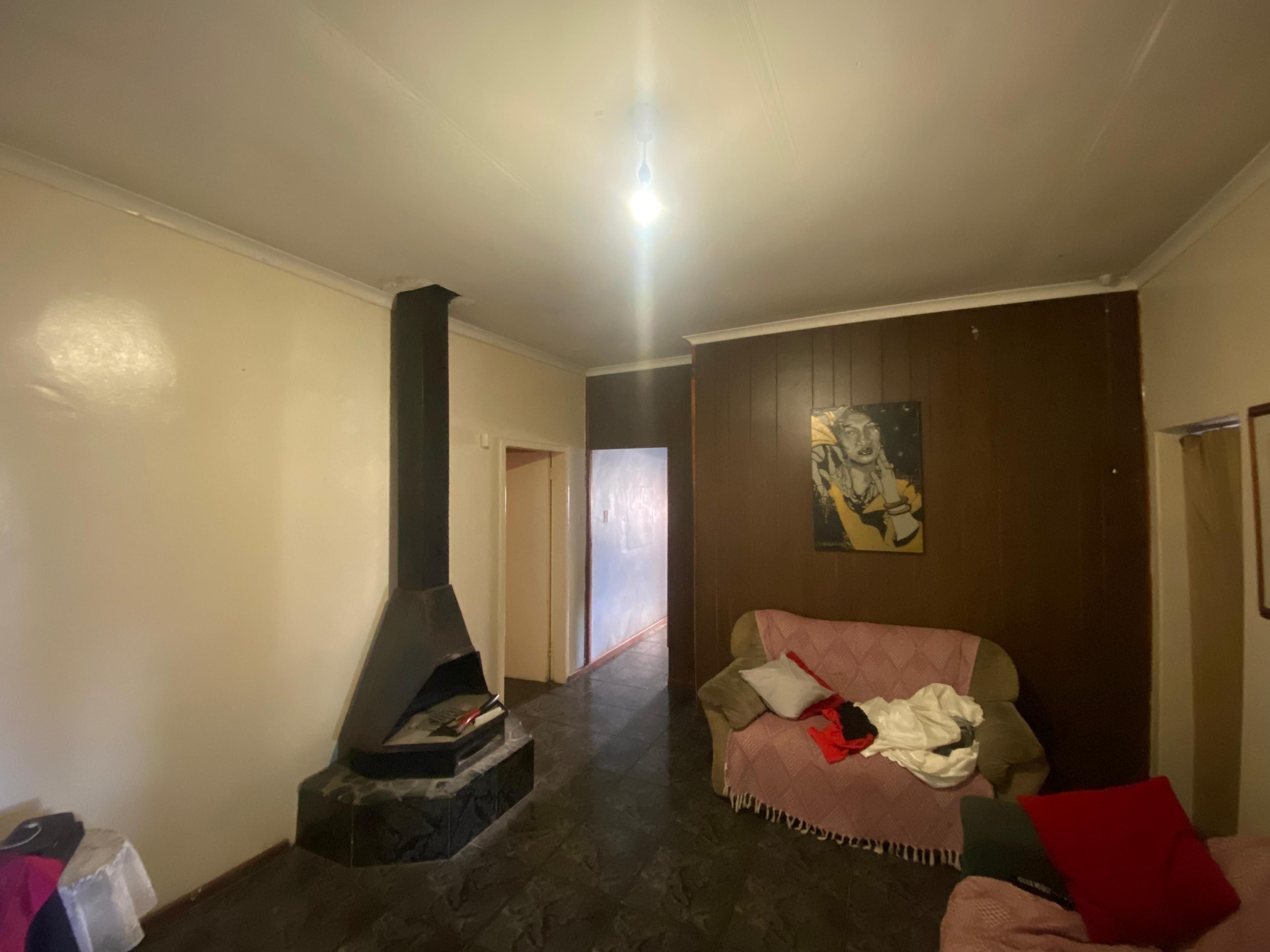 Image 2 of 6