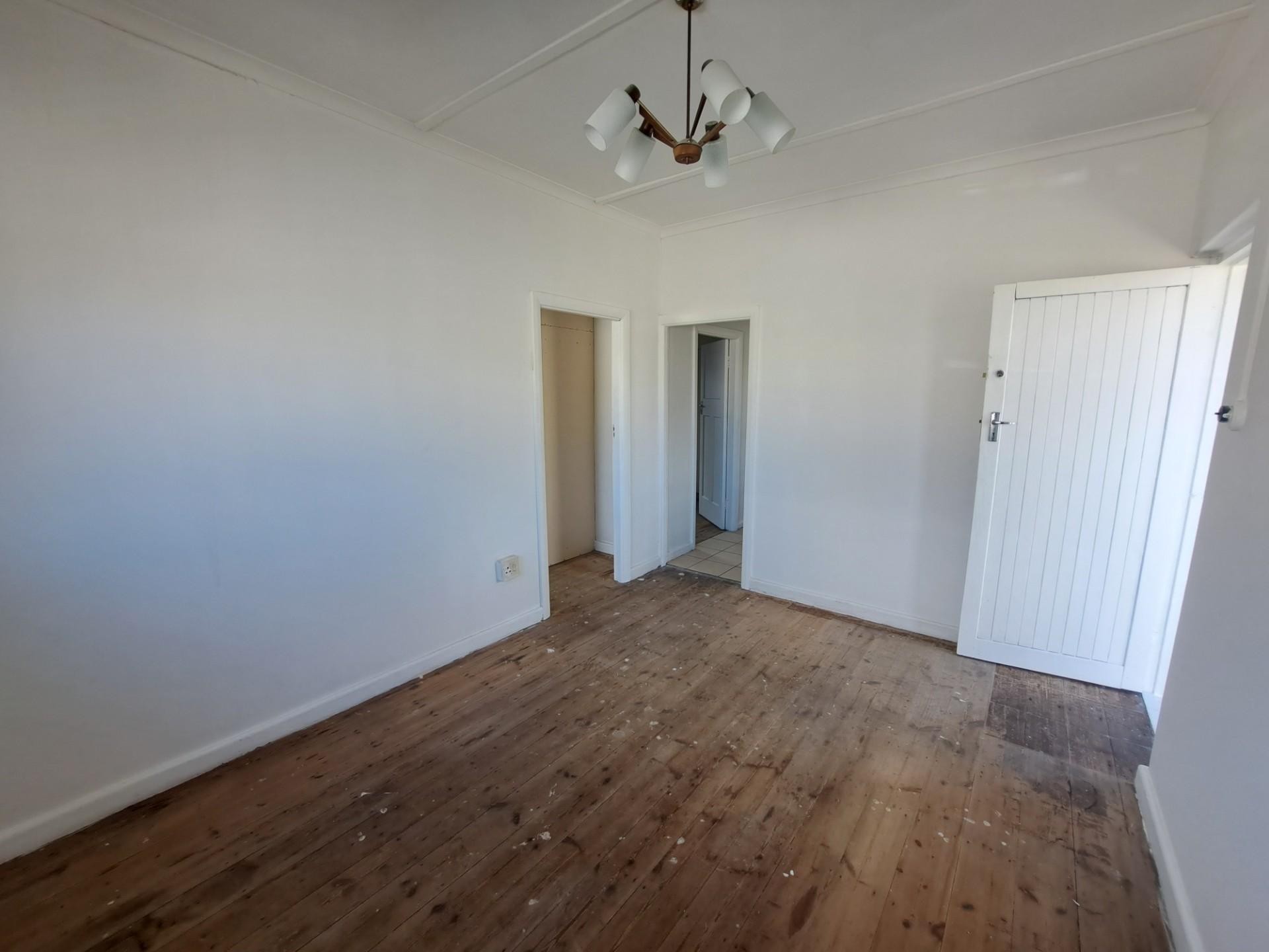 Image 2 of 6