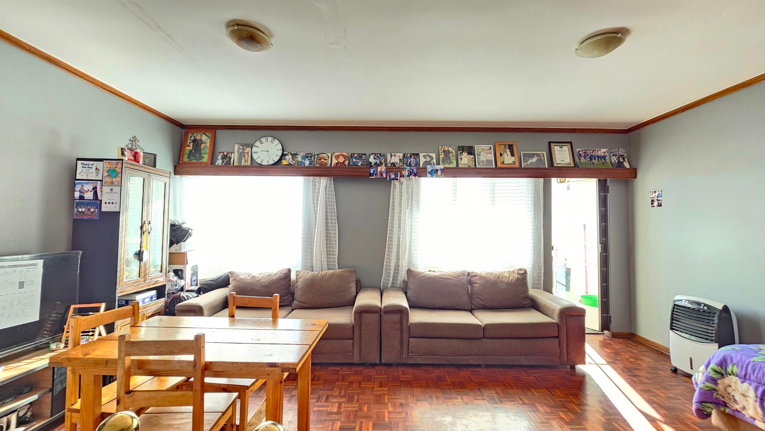 Image 4 of 6