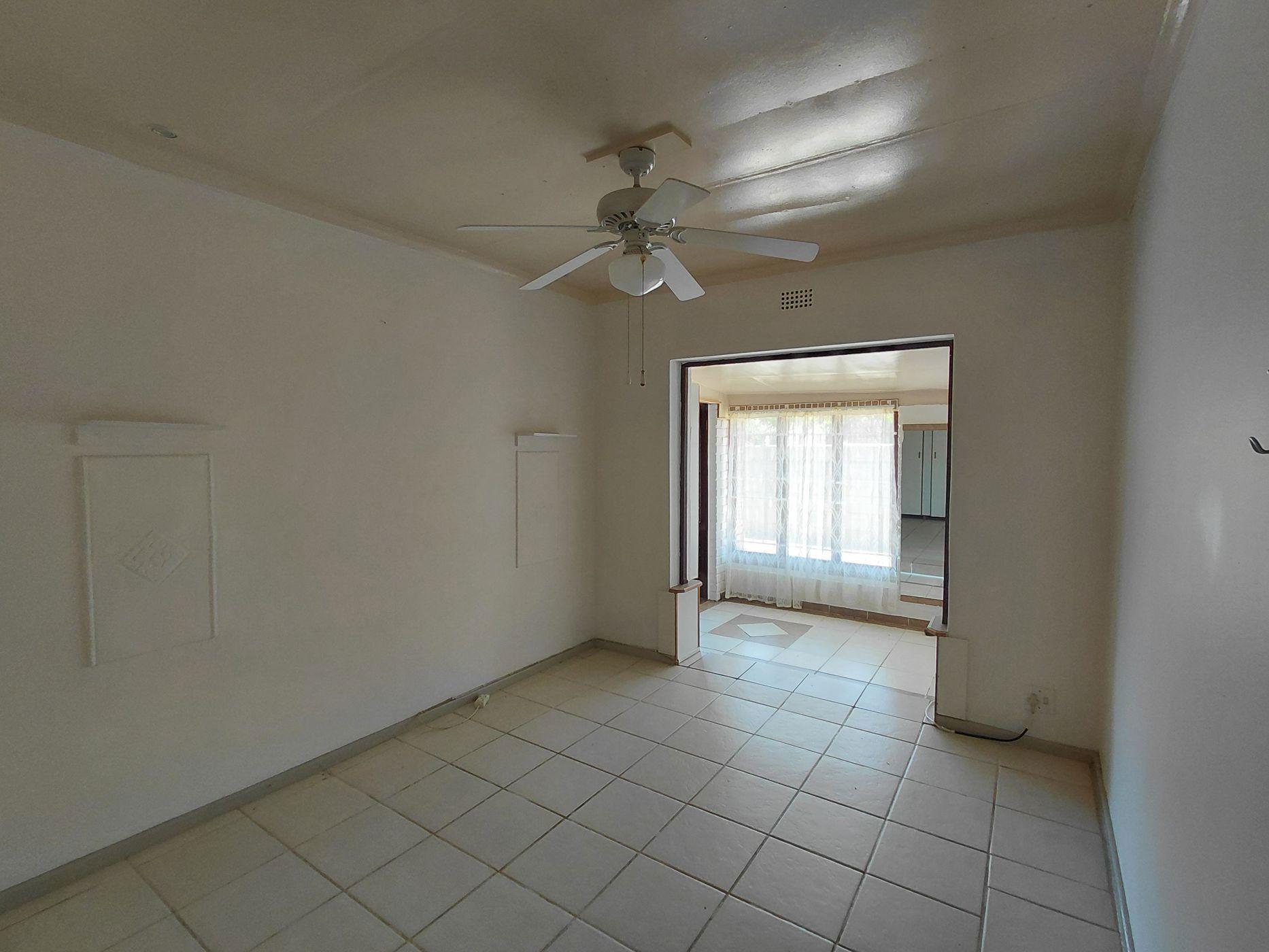 Image 4 of 6