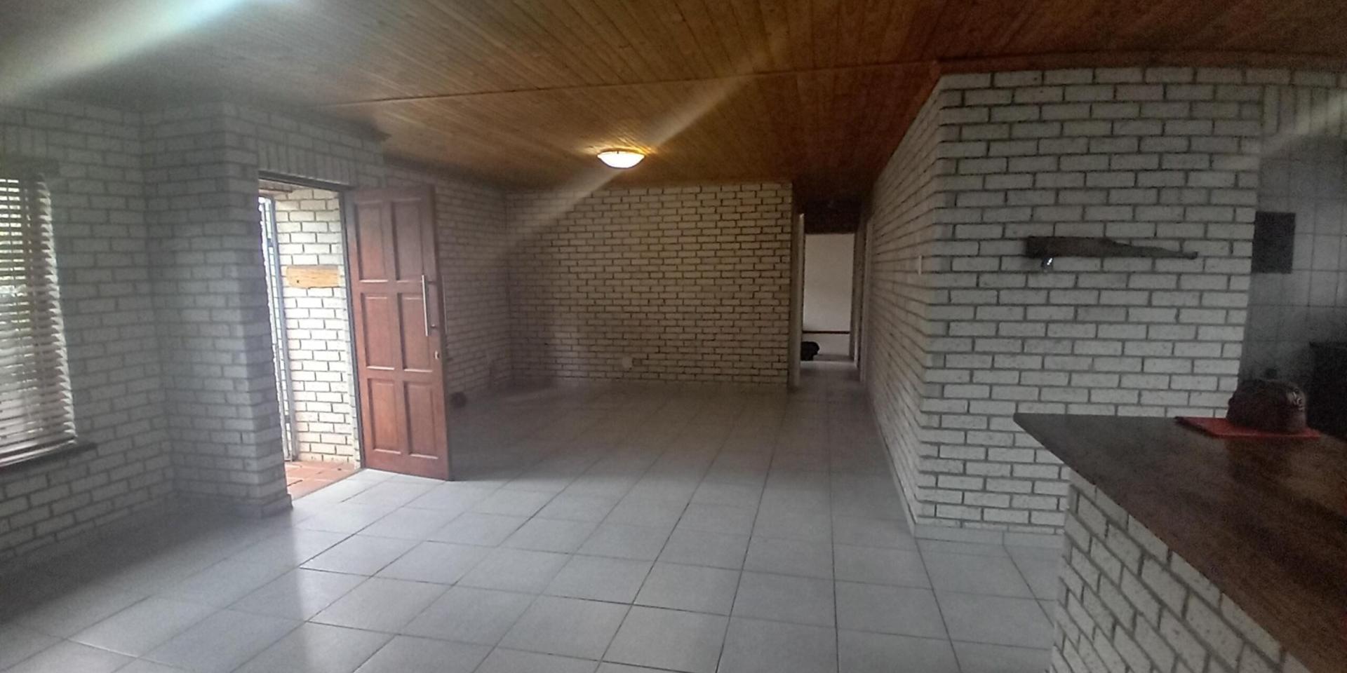 Image 2 of 6