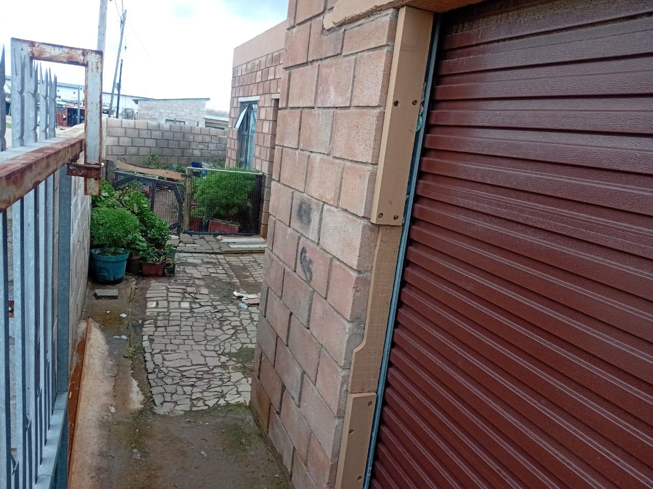 Image 4 of 6