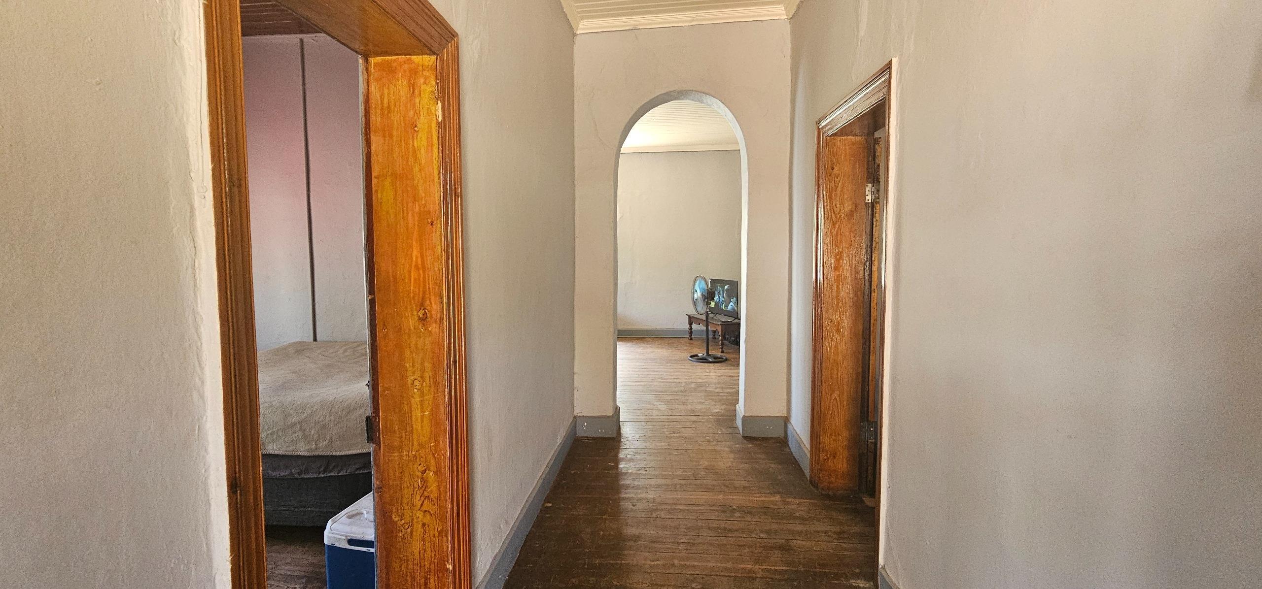 Image 2 of 6