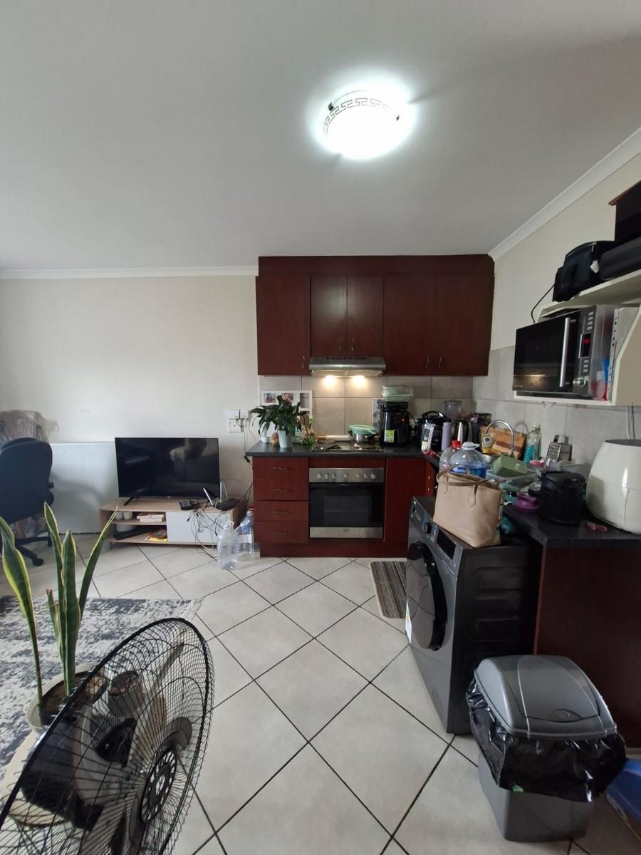 Image 2 of 6