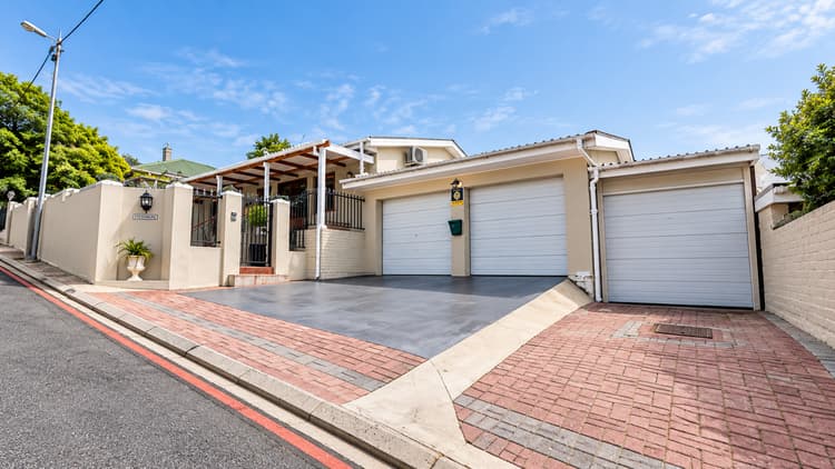Main property image