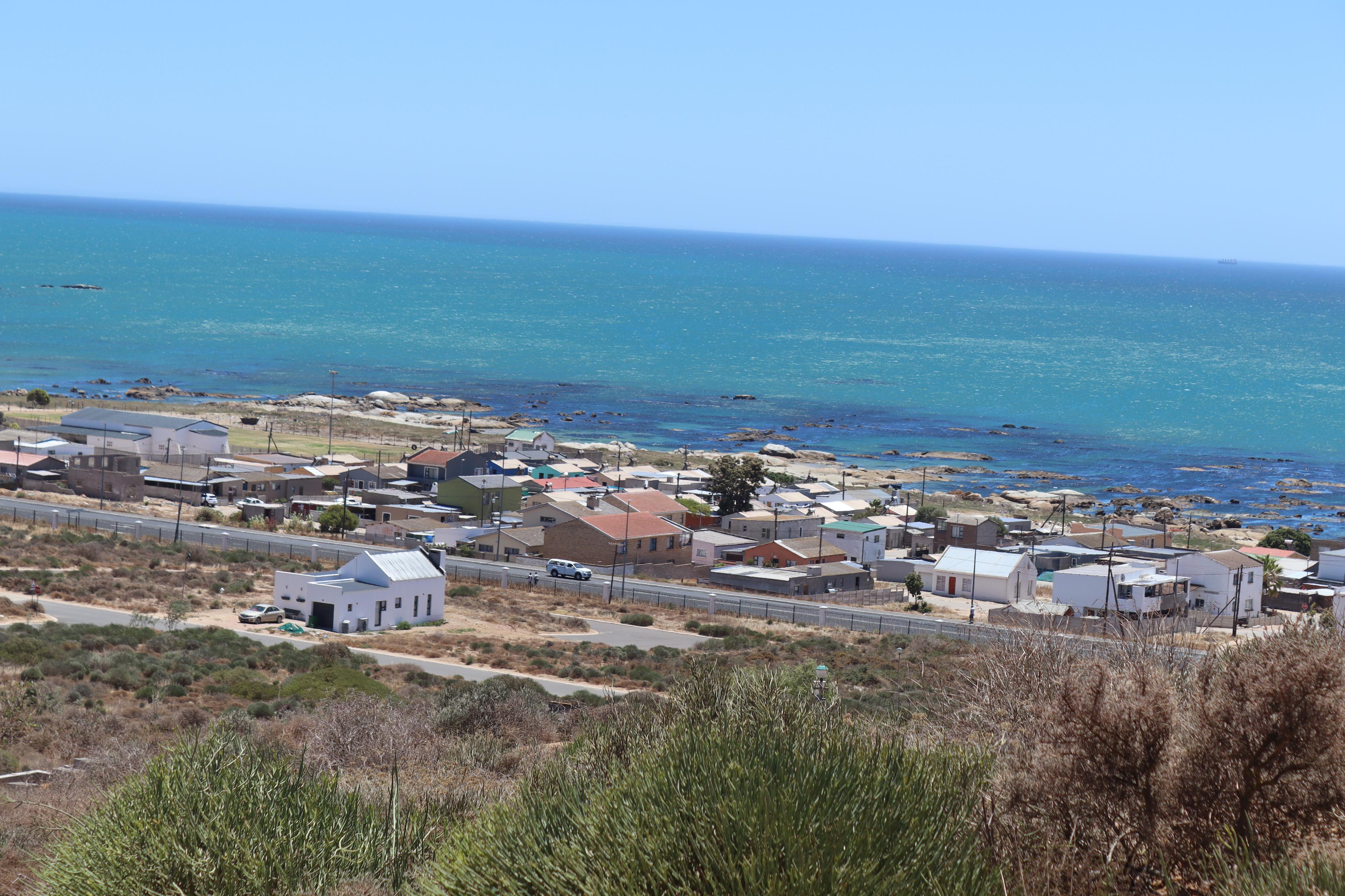 Image 2 of 6