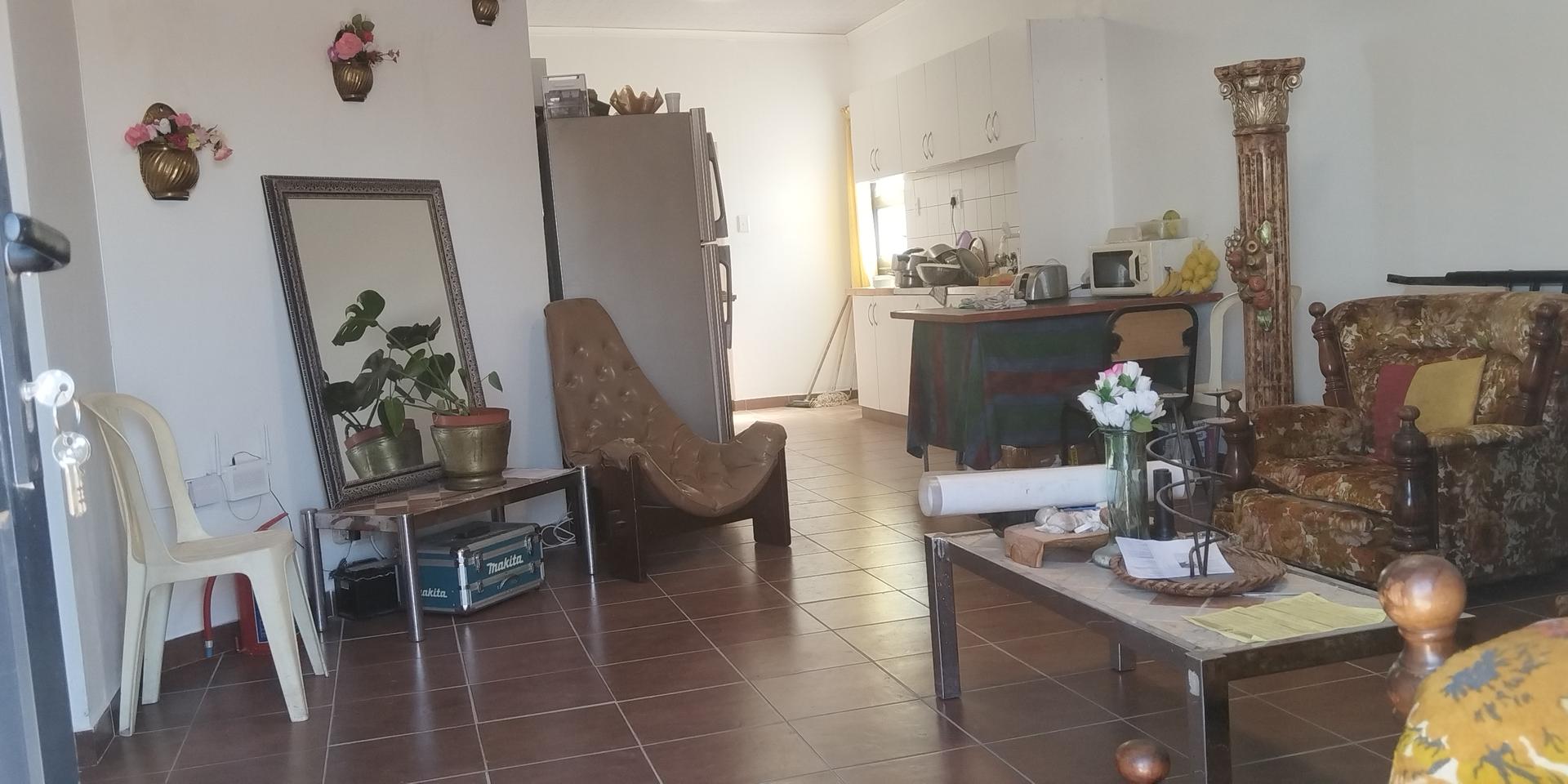 Image 2 of 6