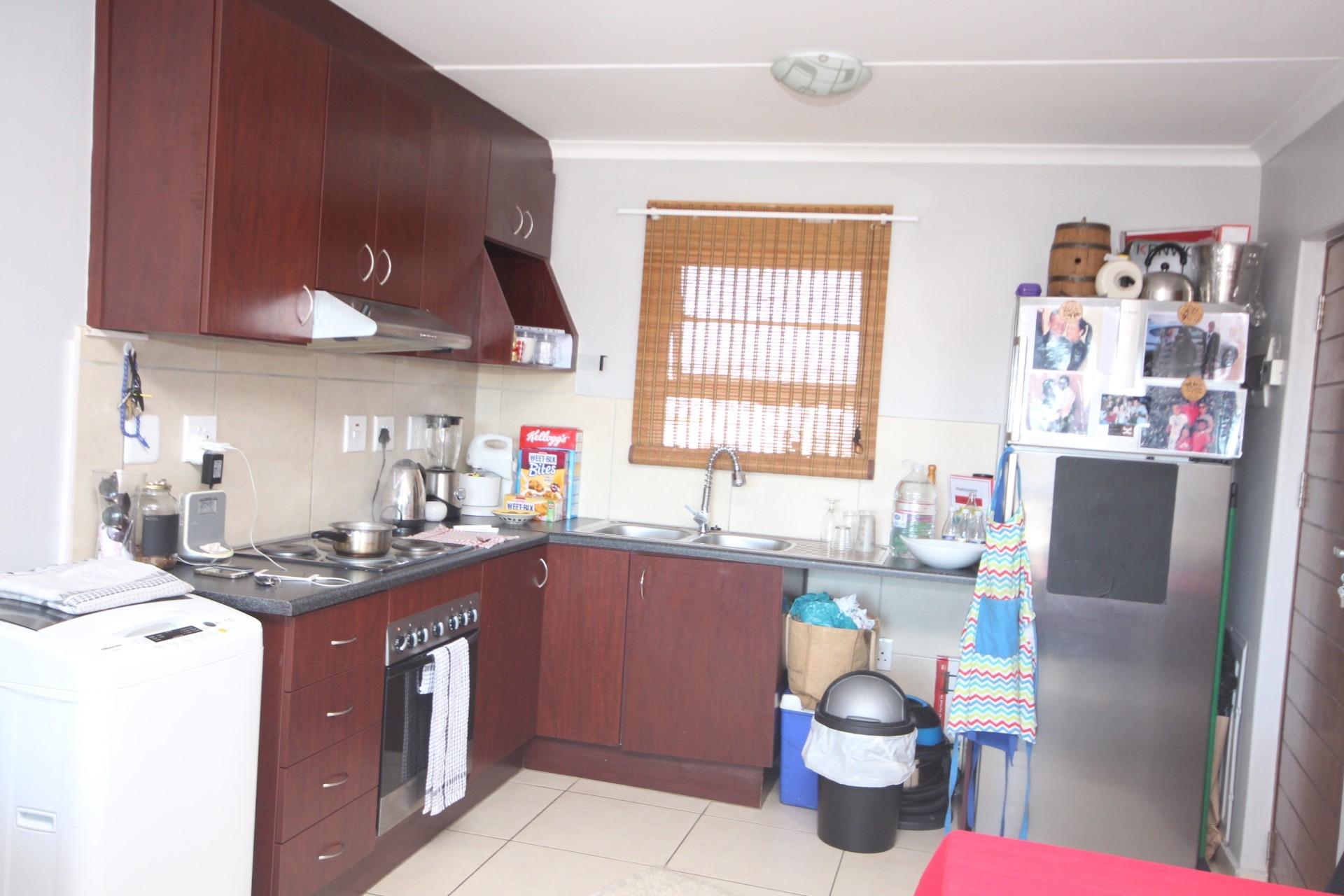Image 4 of 6