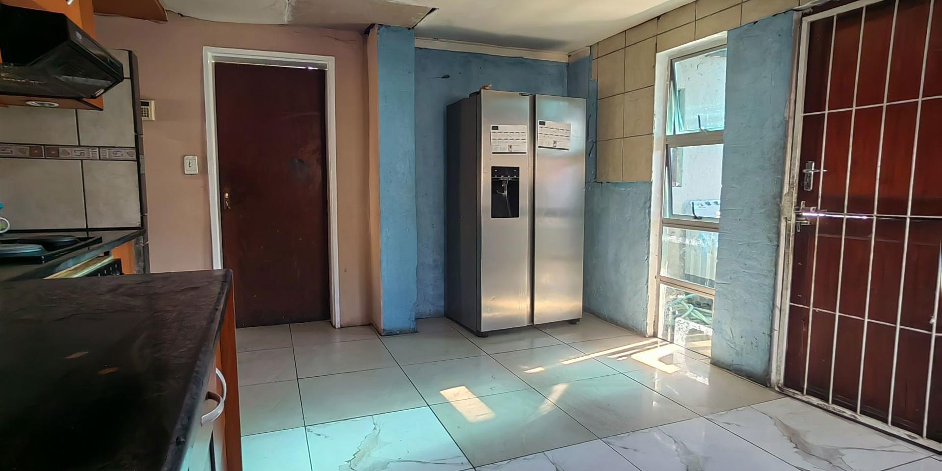 Image 1 of 6