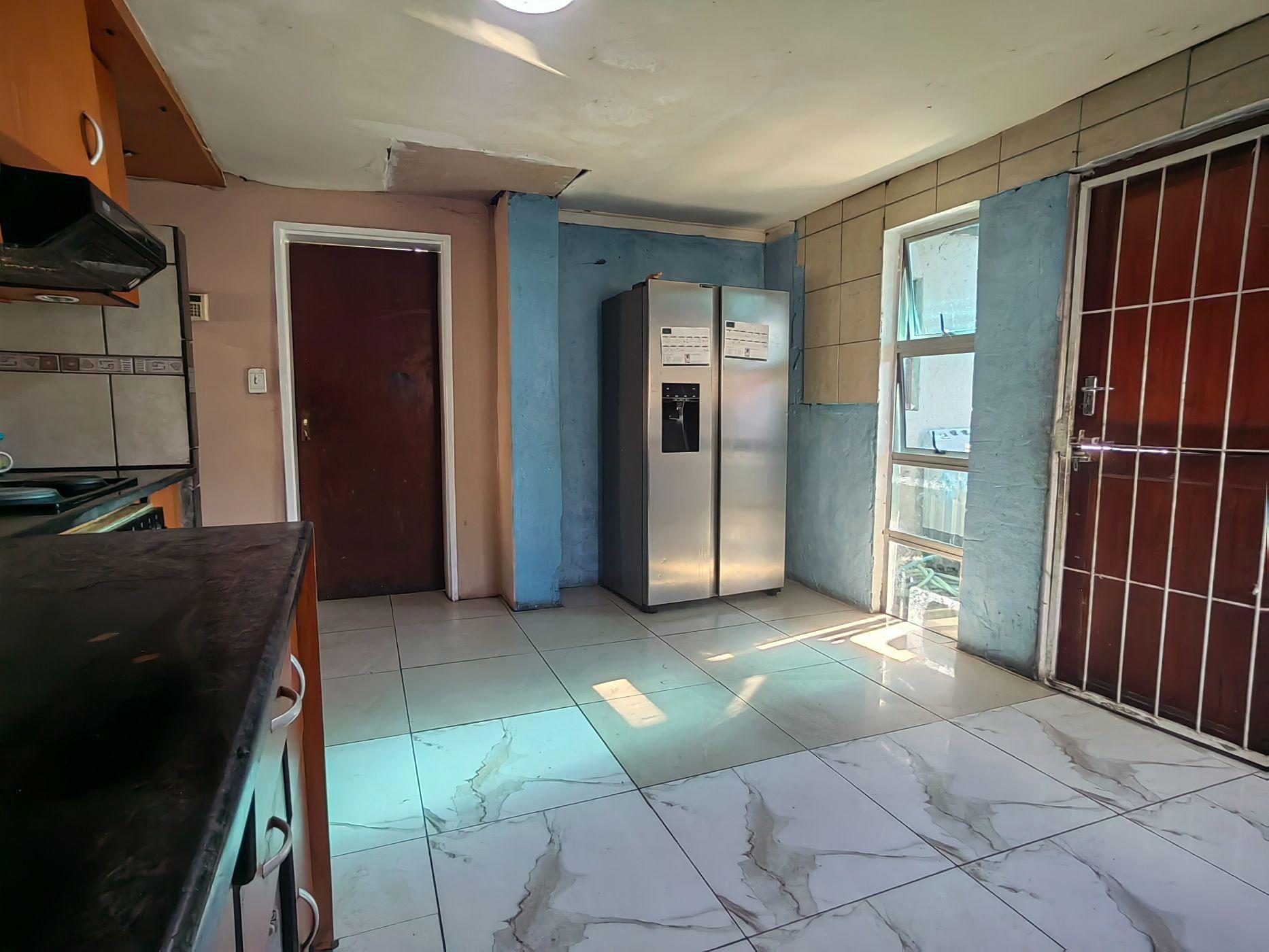 Image 1 of 6