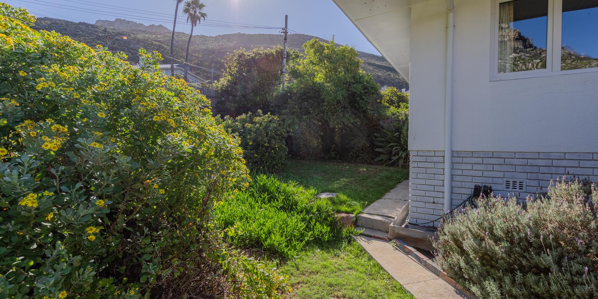 Image 2 of 6