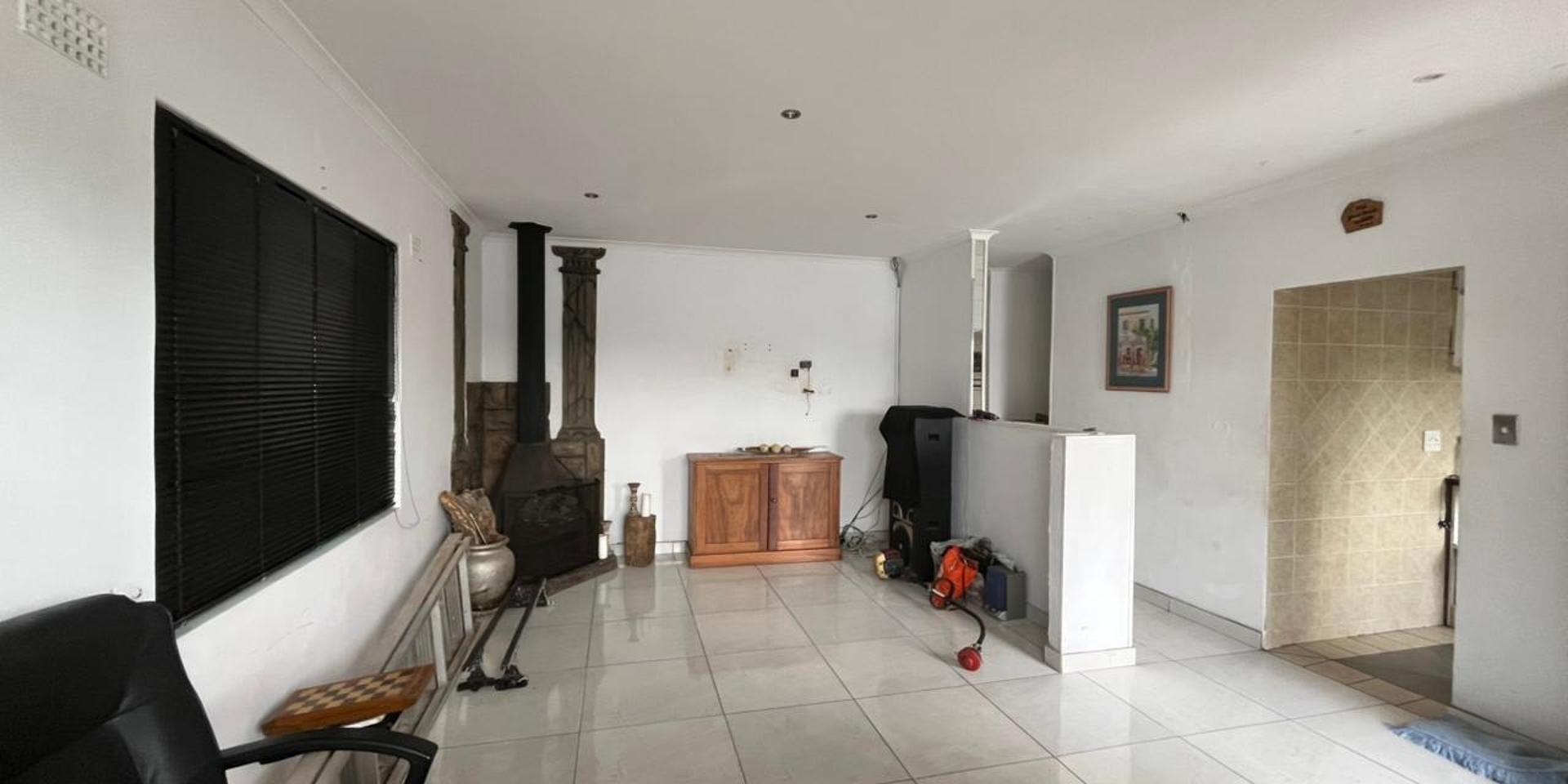 Image 3 of 6