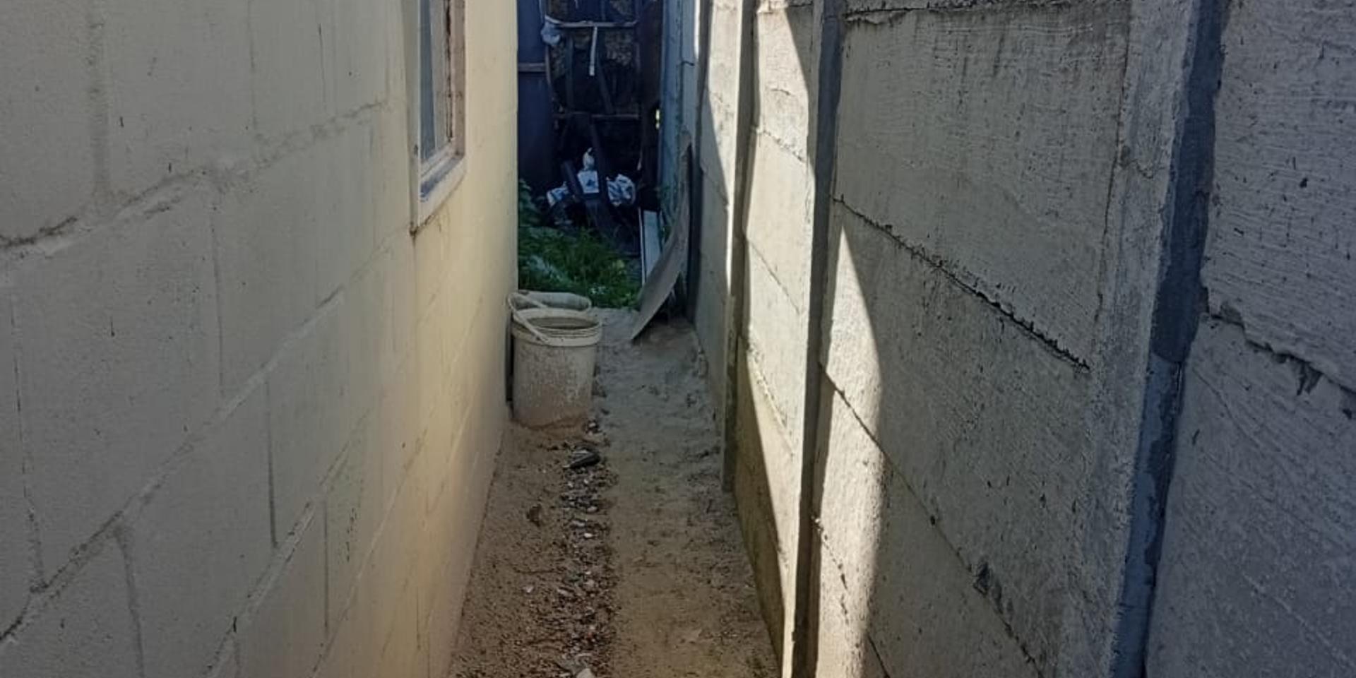 Image 2 of 6