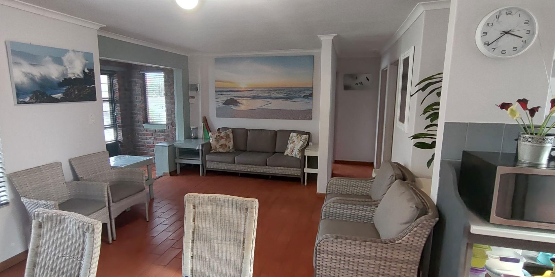 Image 4 of 6