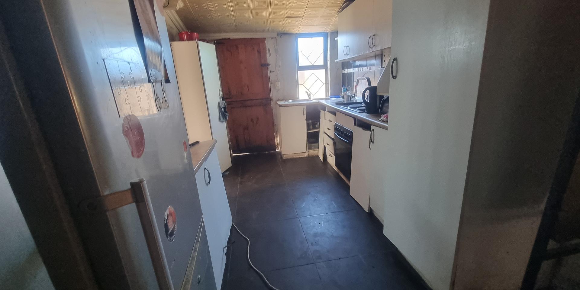 Image 5 of 6