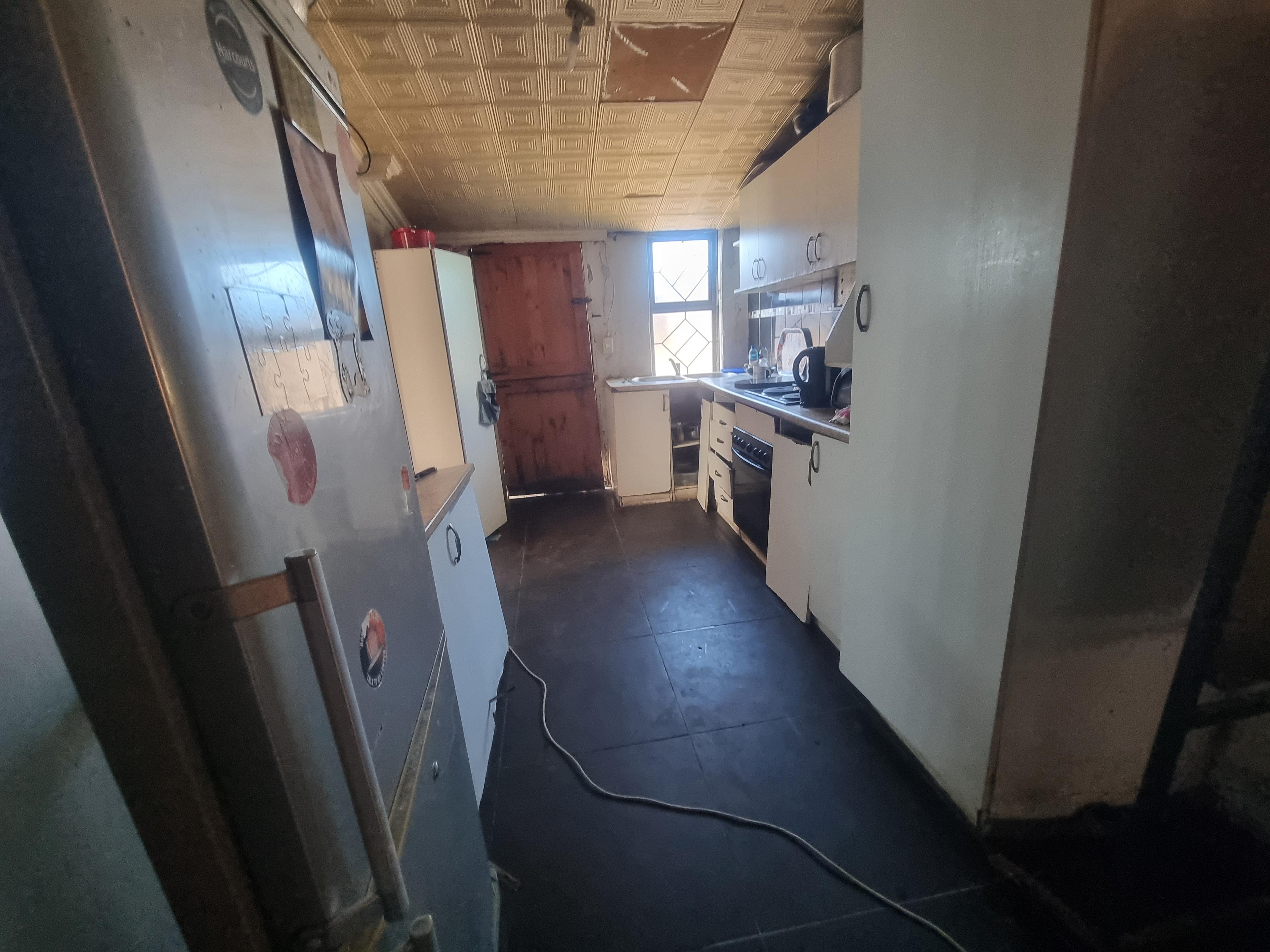 Image 5 of 6